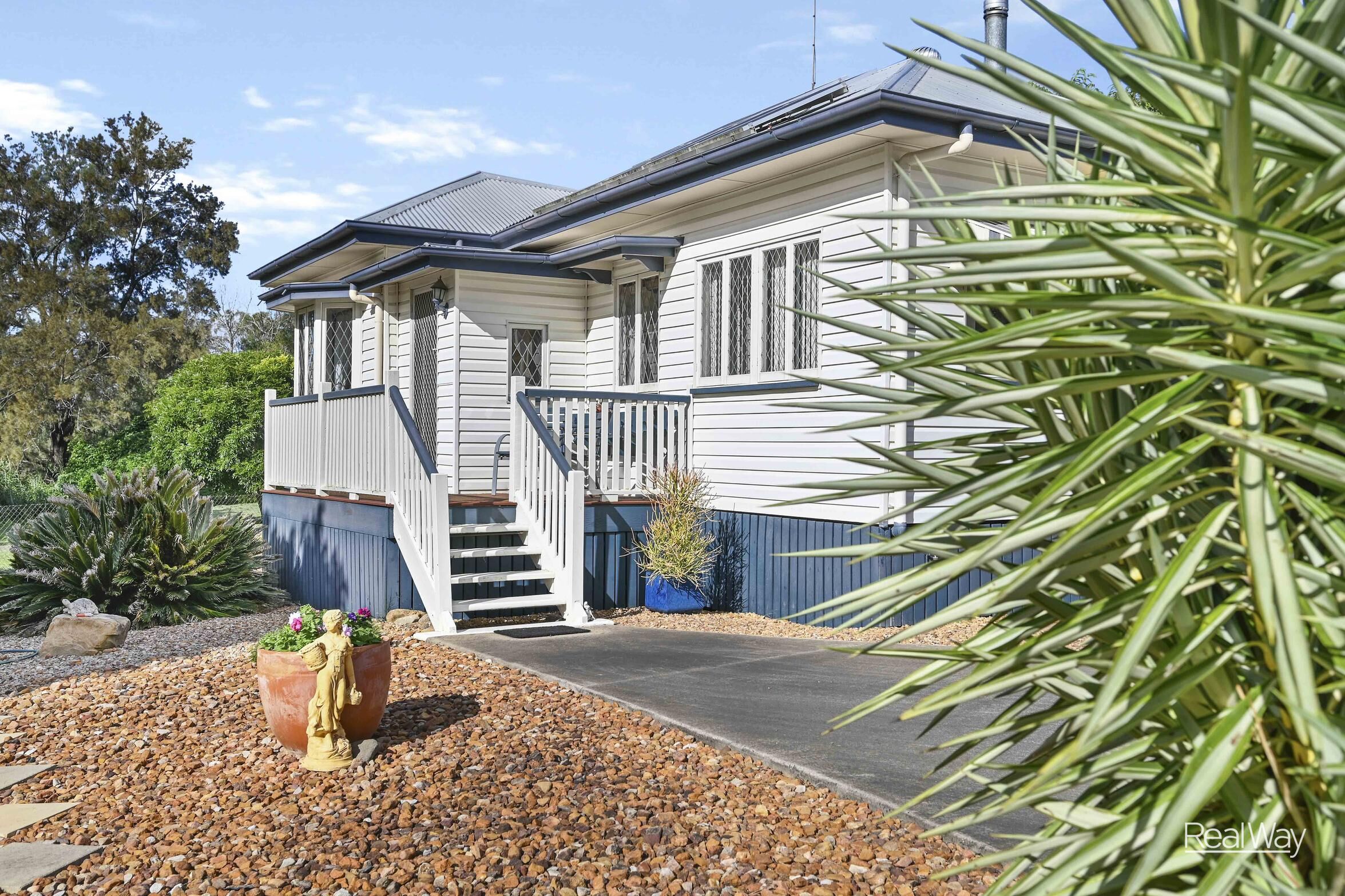29 Shorelands Drive, Withcott QLD 4352, Withcott - Thumbnail 2