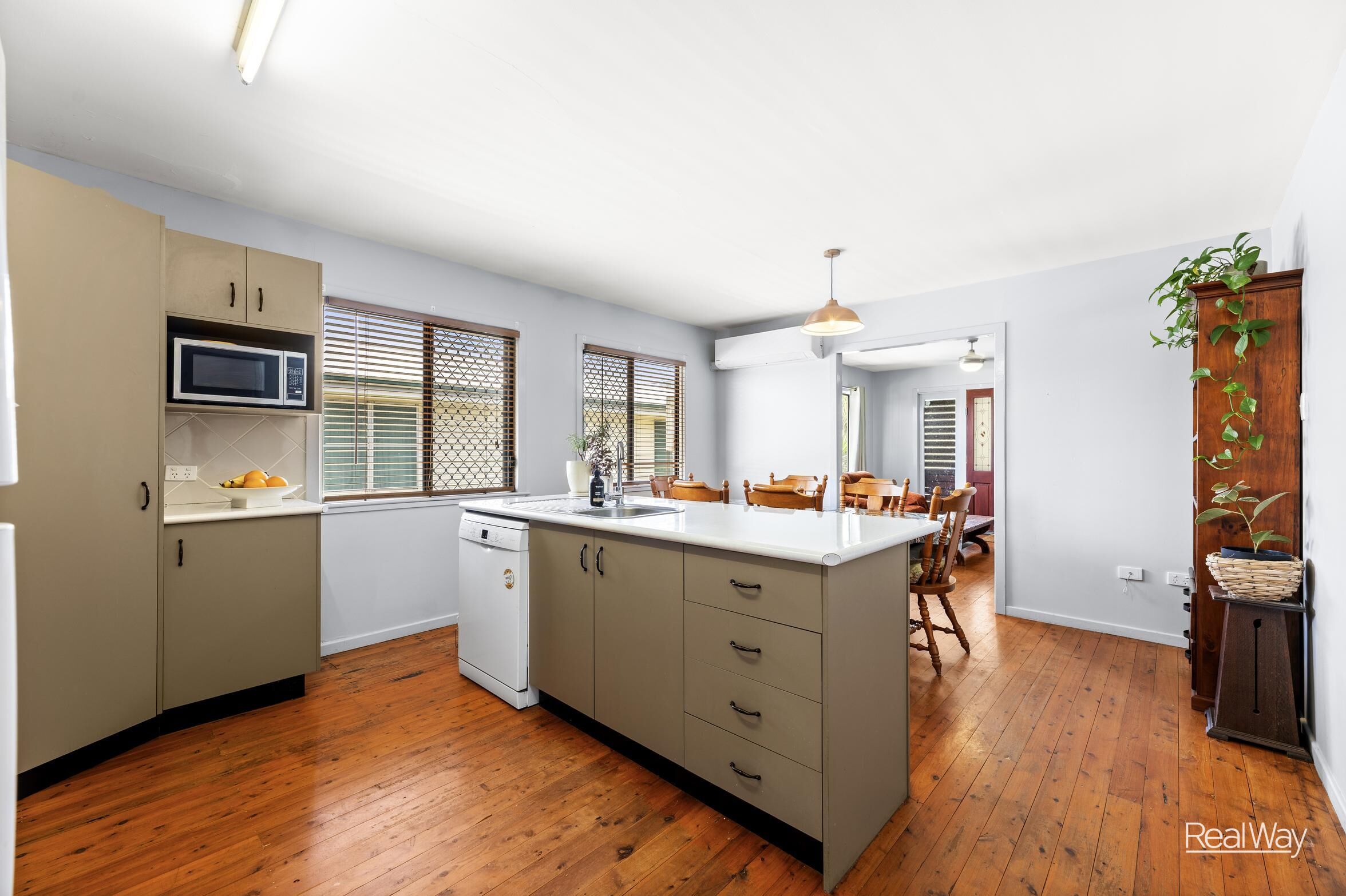 103 Perth Street, South Toowoomba QLD 4350, South Toowoomba - Thumbnail 5
