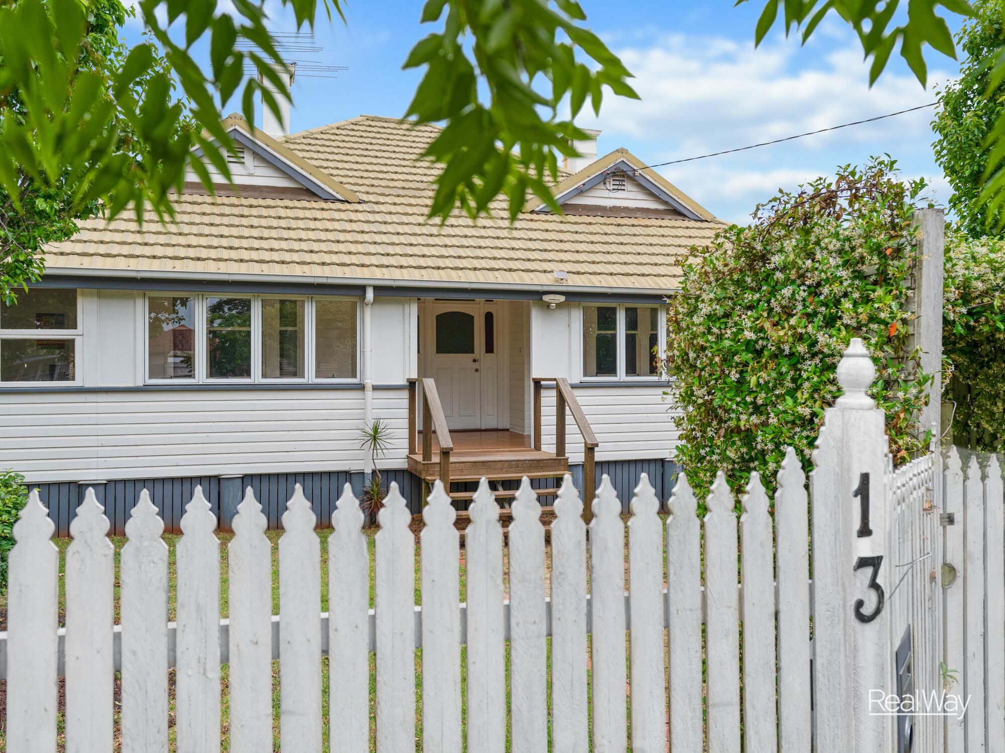 13 Bothwell Street, Newtown QLD 4350, Newtown - Thumbnail 2