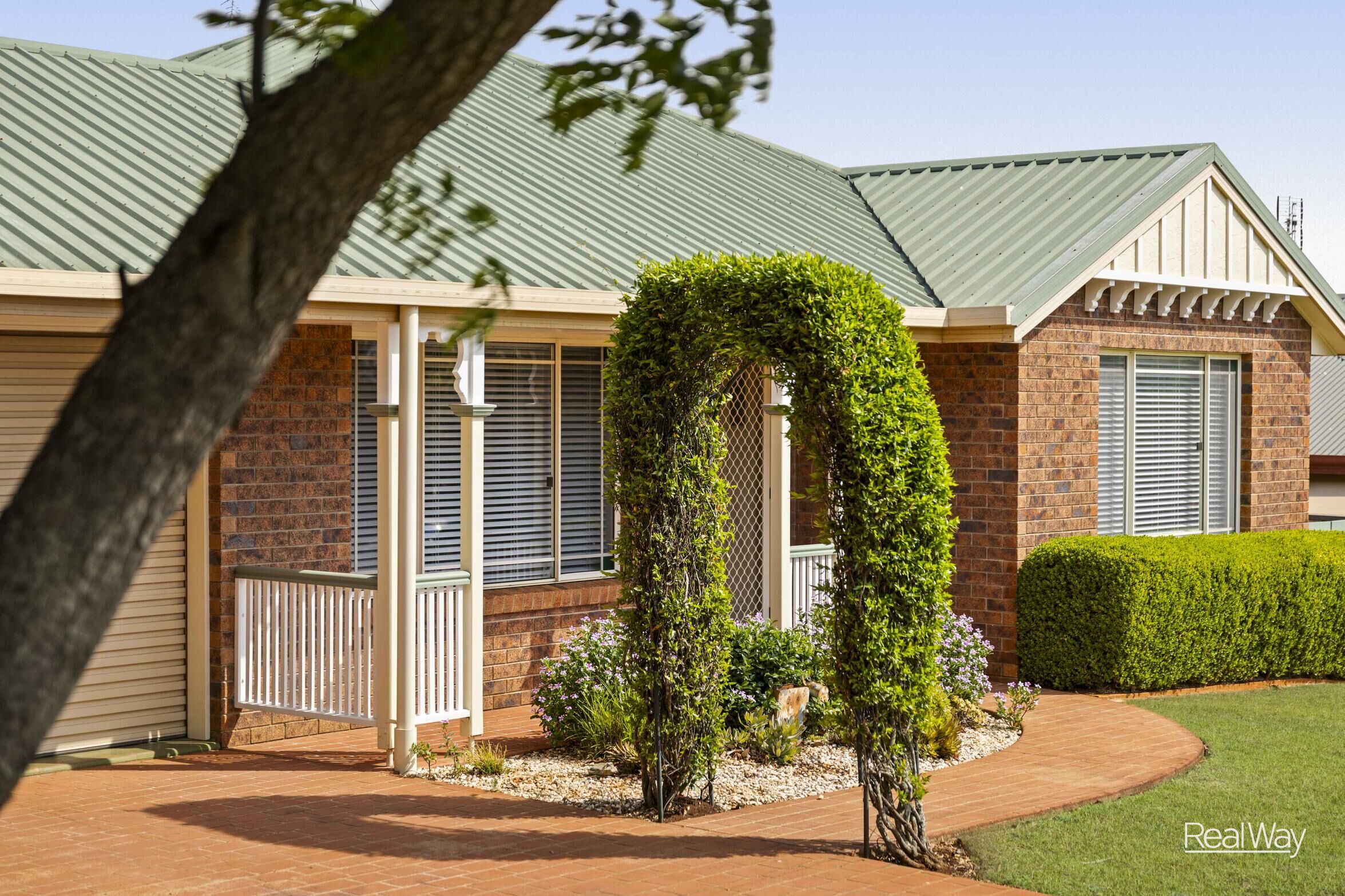 16 Luck Street, Darling Heights QLD 4350, Darling Heights - Thumbnail 2