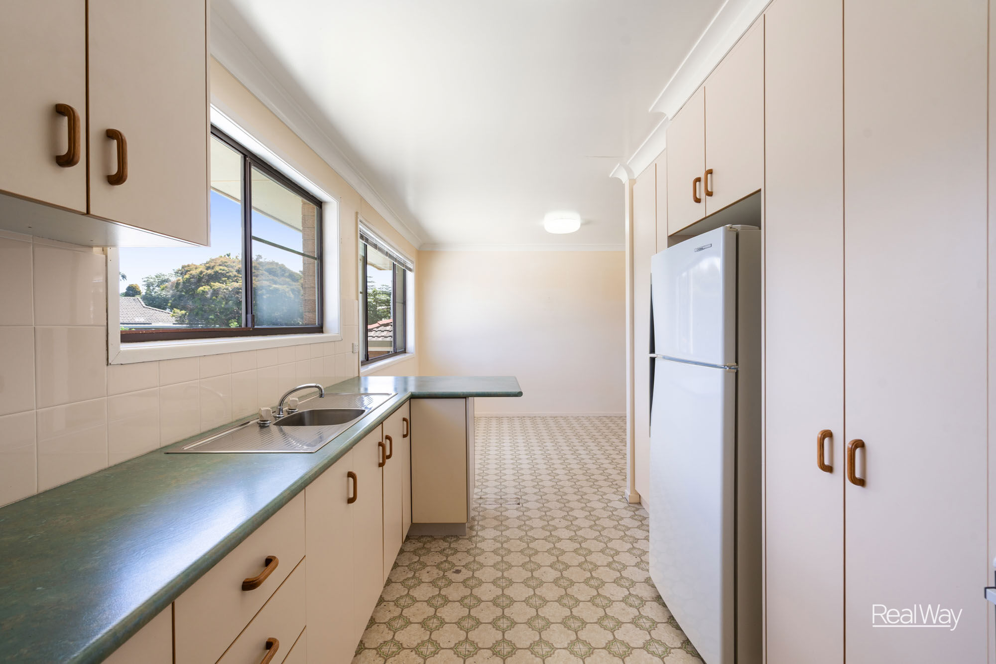 4 Illawarra Street, Harristown QLD 4350, Harristown - Thumbnail 6