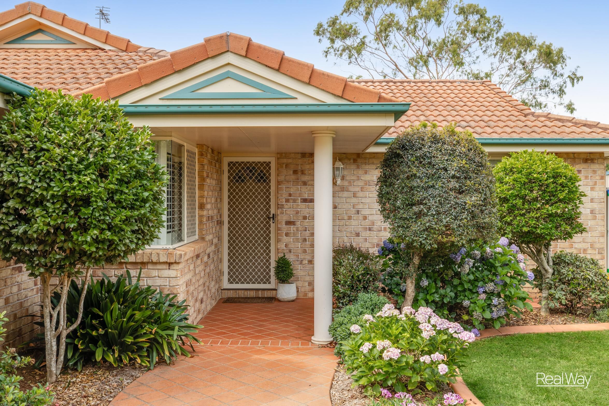 7 Mengel Court, Middle Ridge QLD 4350, Middle Ridge - Thumbnail 2