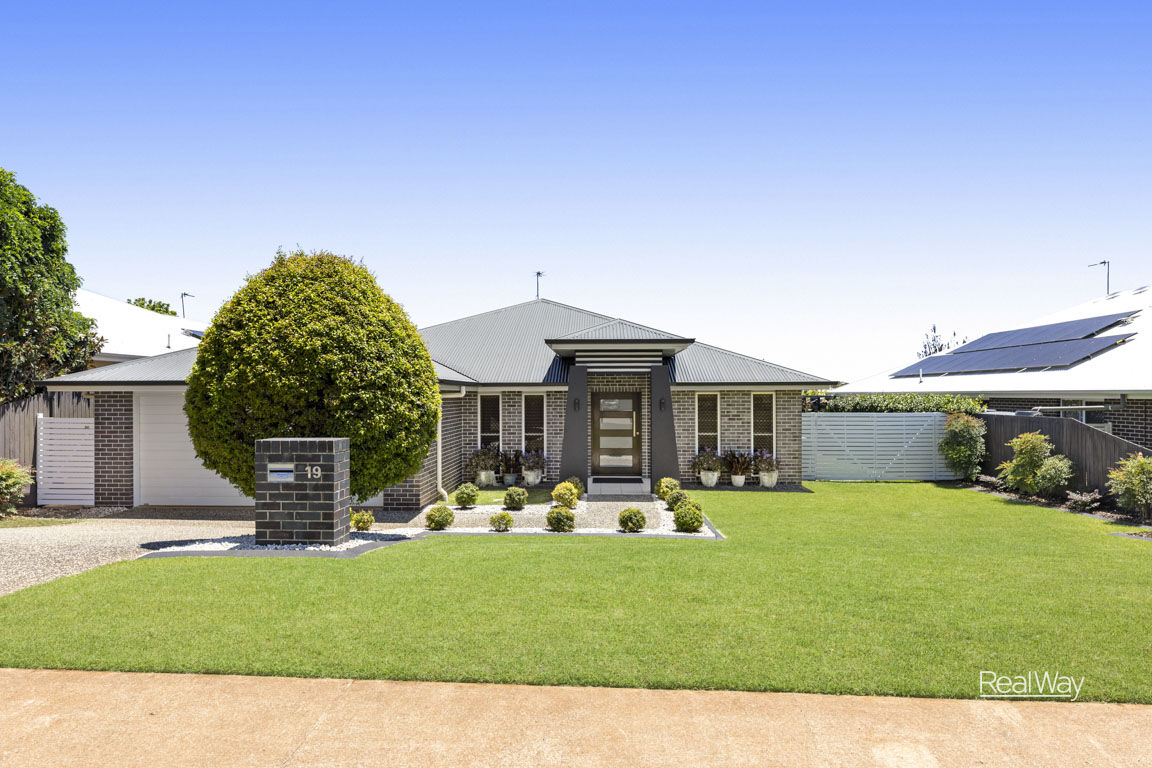 19 Brimblecombe Drive, Middle Ridge QLD 4350, Middle Ridge - Thumbnail 2
