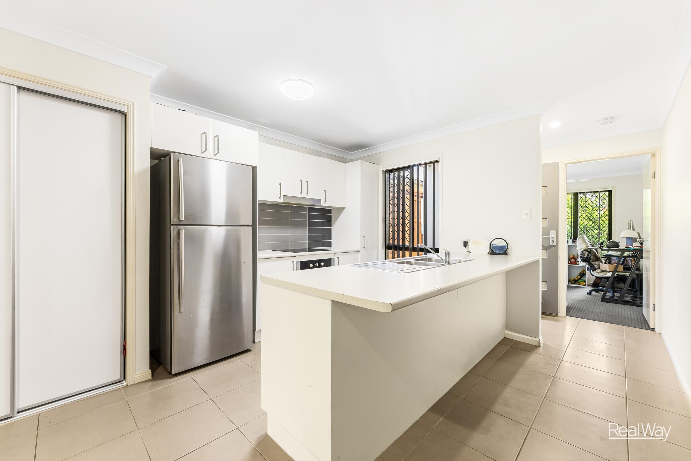 29 Carlin Street, Glenvale QLD 4350, Glenvale - Thumbnail 2