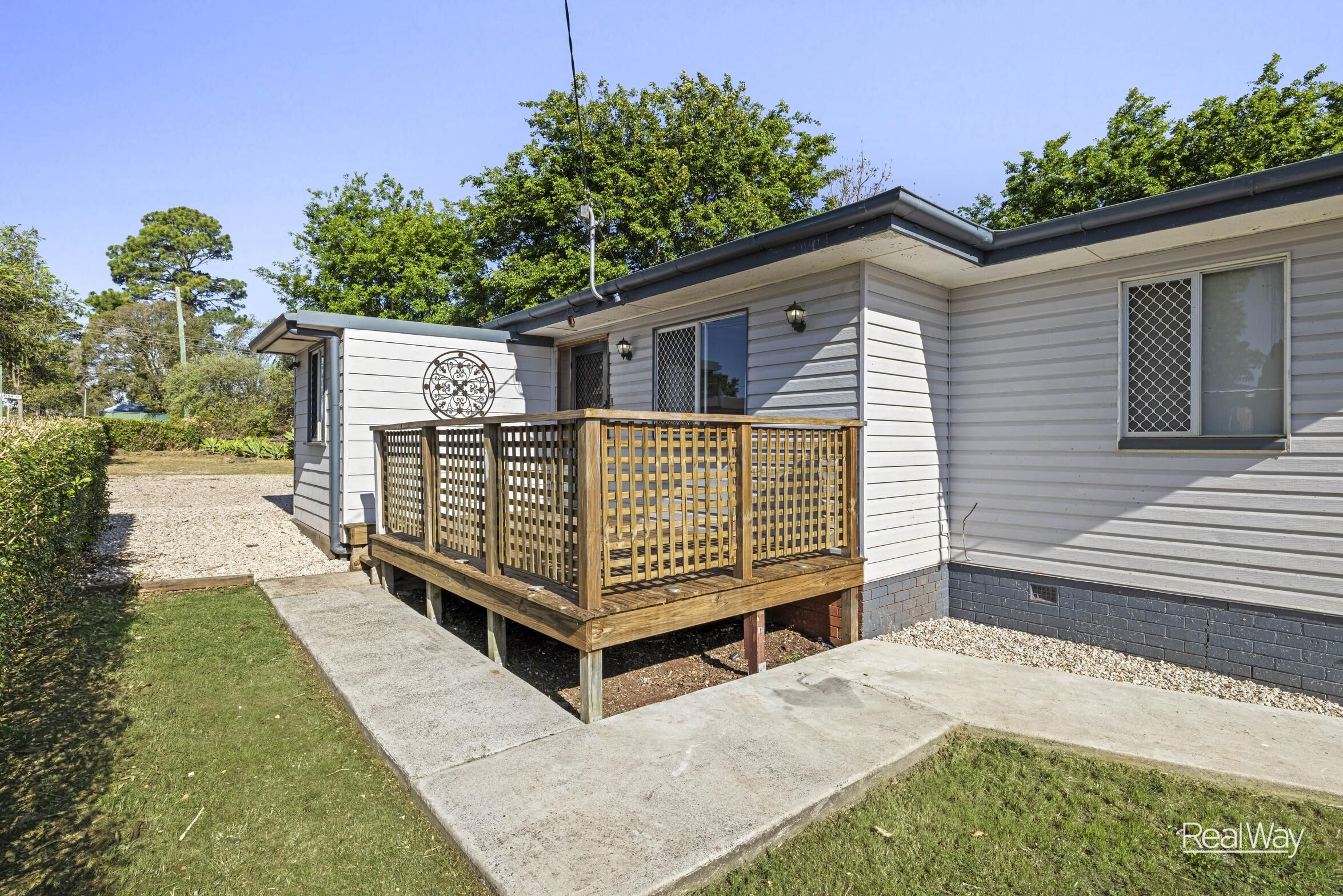 16 Devine Street, Harristown QLD 4350, Harristown - Thumbnail 2