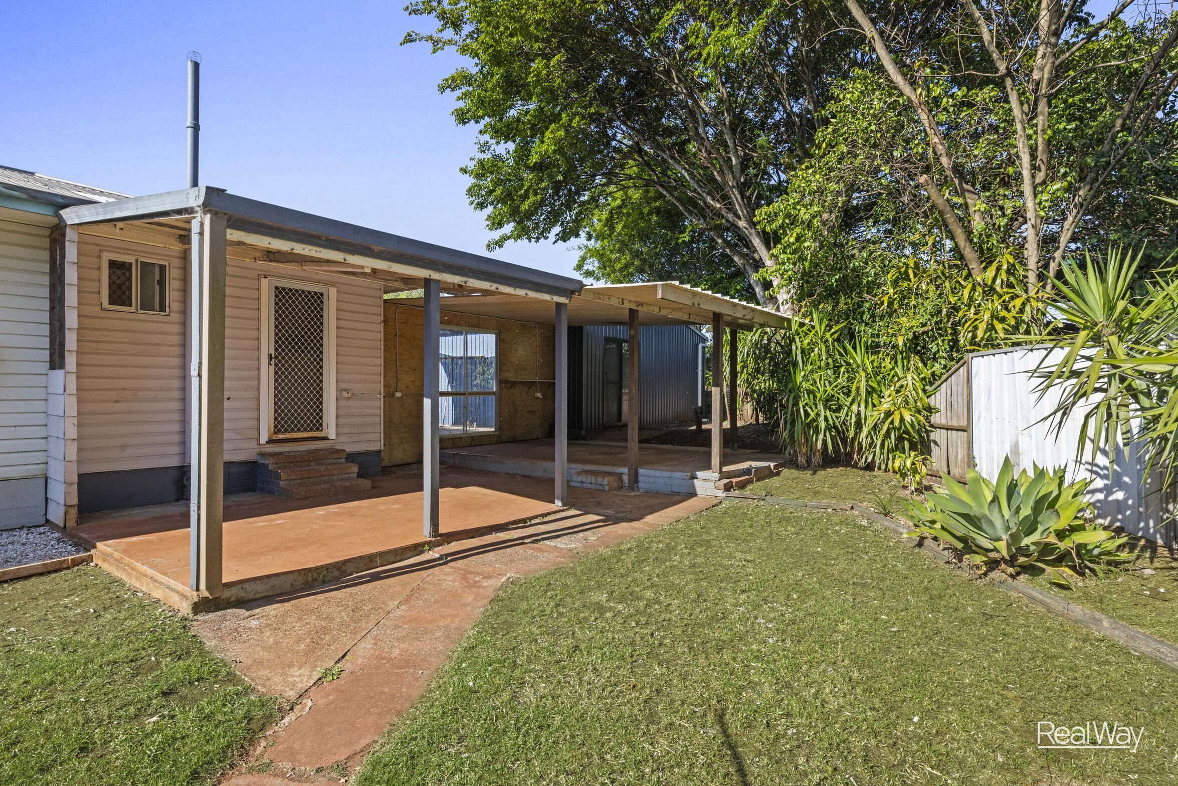16 Devine Street, Harristown QLD 4350, Harristown - Thumbnail 3