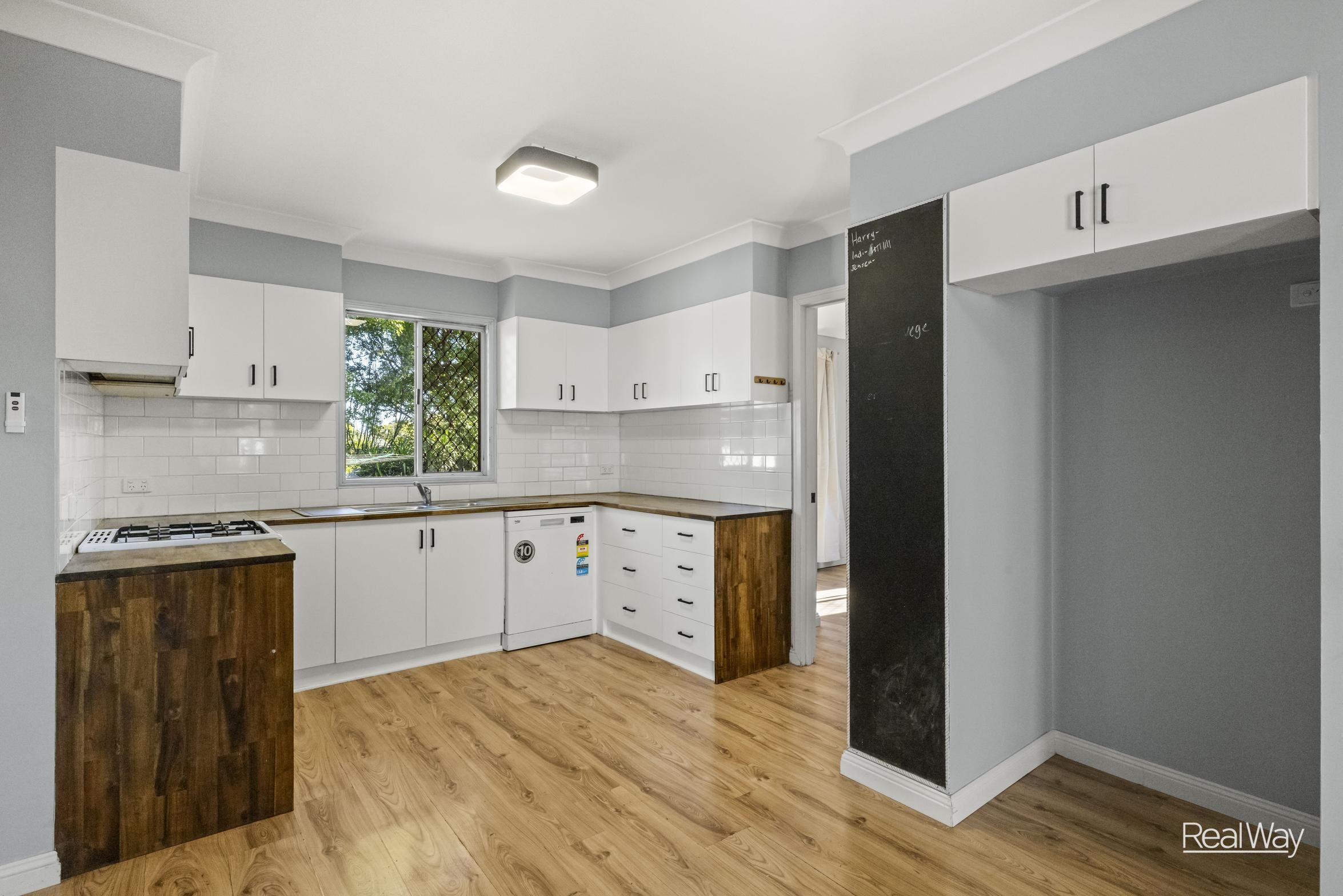 16 Devine Street, Harristown QLD 4350, Harristown - Thumbnail 6