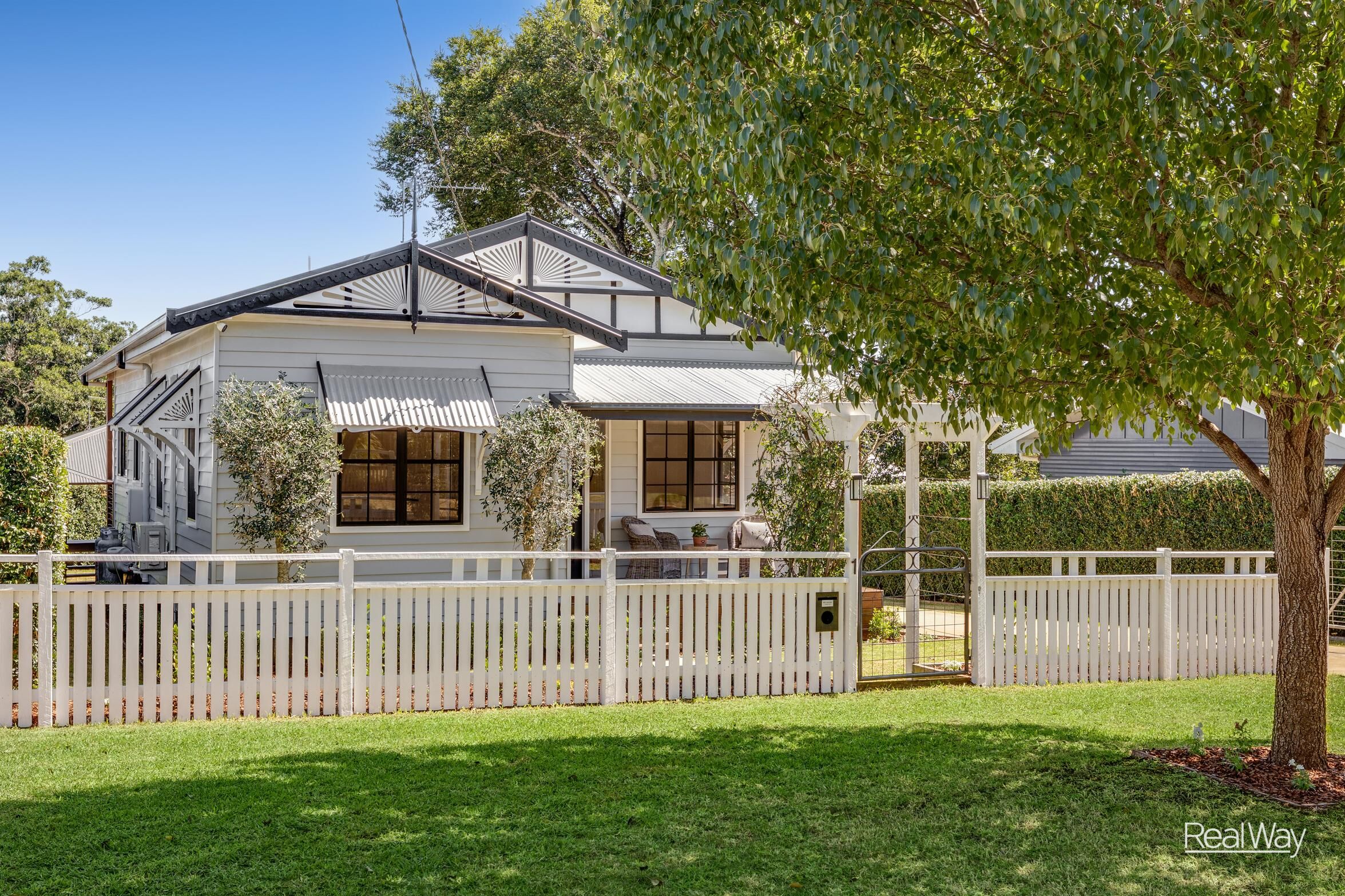1 Llewellyn Street, Centenary Heights QLD 4350, Centenary Heights - Thumbnail 5