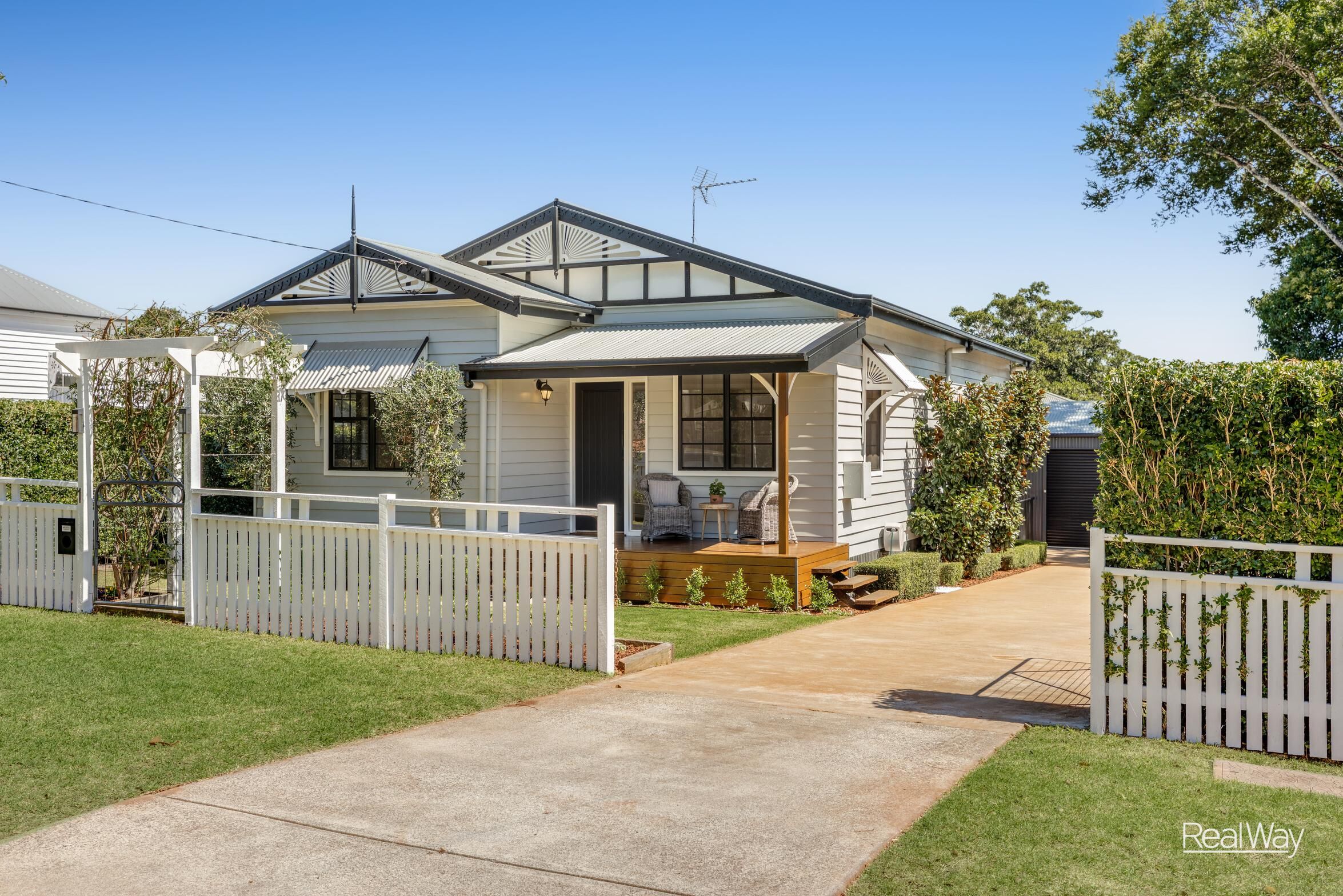 1 Llewellyn Street, Centenary Heights QLD 4350, Centenary Heights - Thumbnail 4