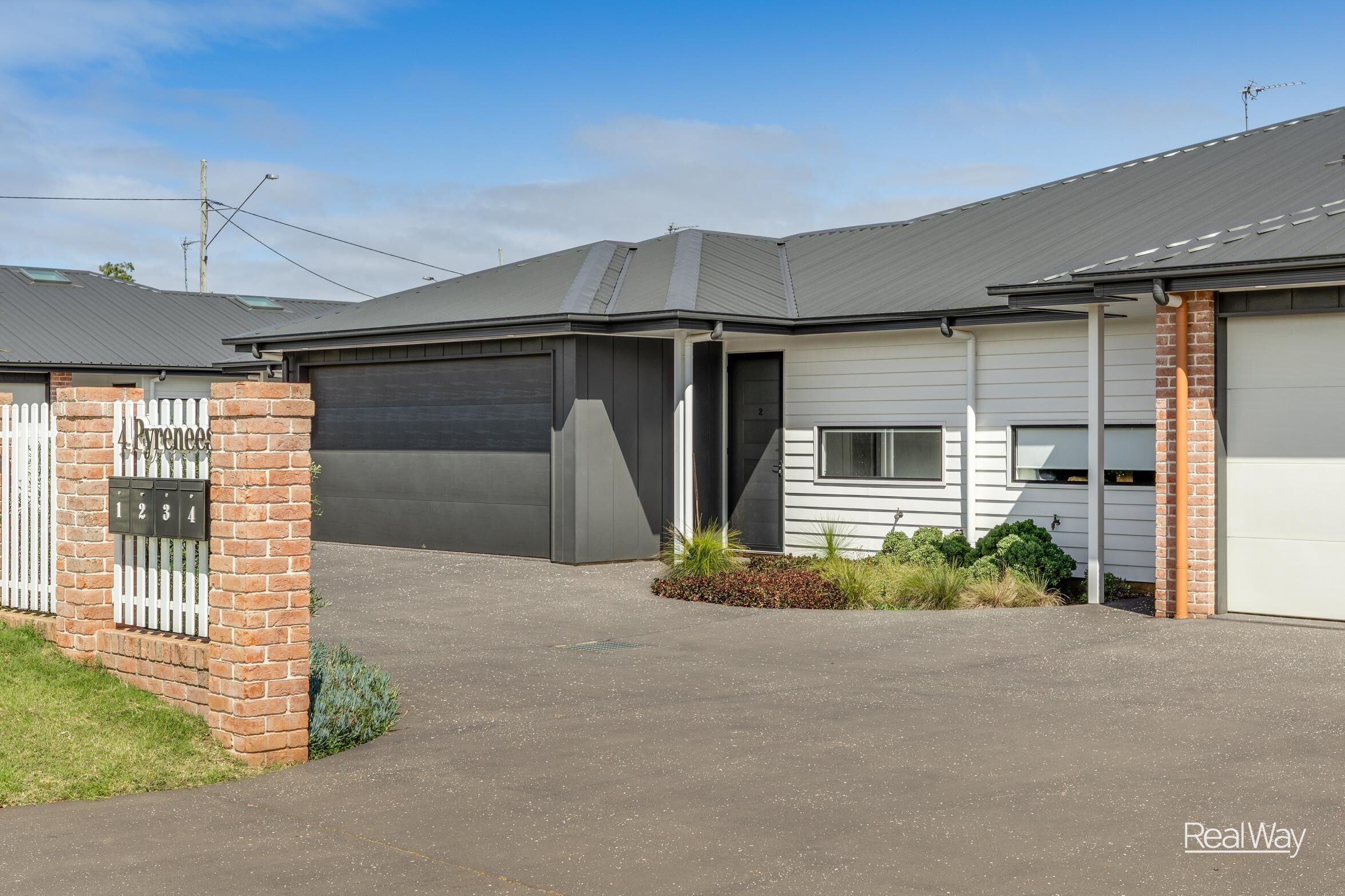 2 / 4 Pyrenees Close, Middle Ridge QLD 4350, Middle Ridge - Thumbnail 2