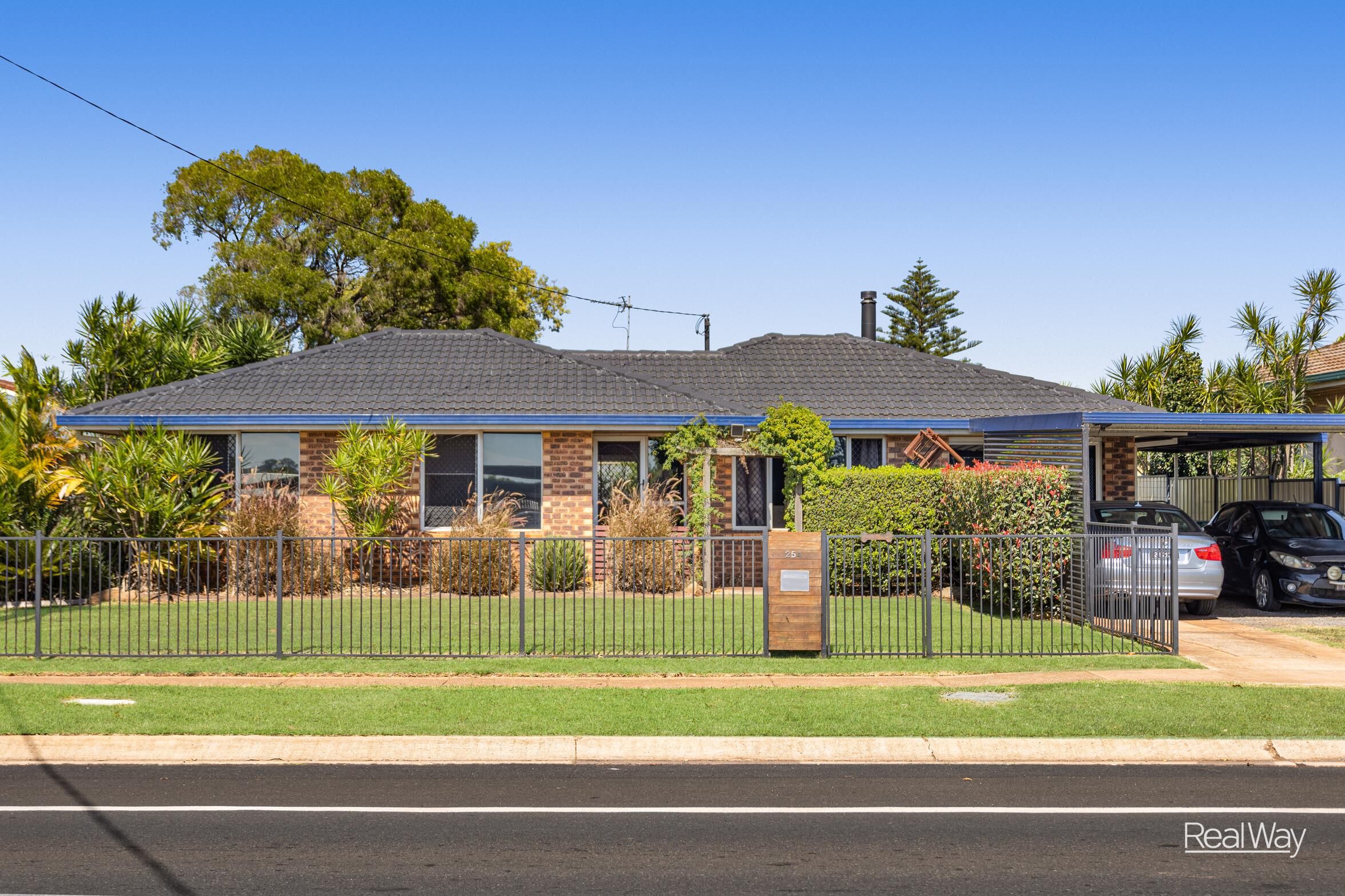 254 Taylor Street, Newtown QLD 4350, Newtown - Thumbnail 2