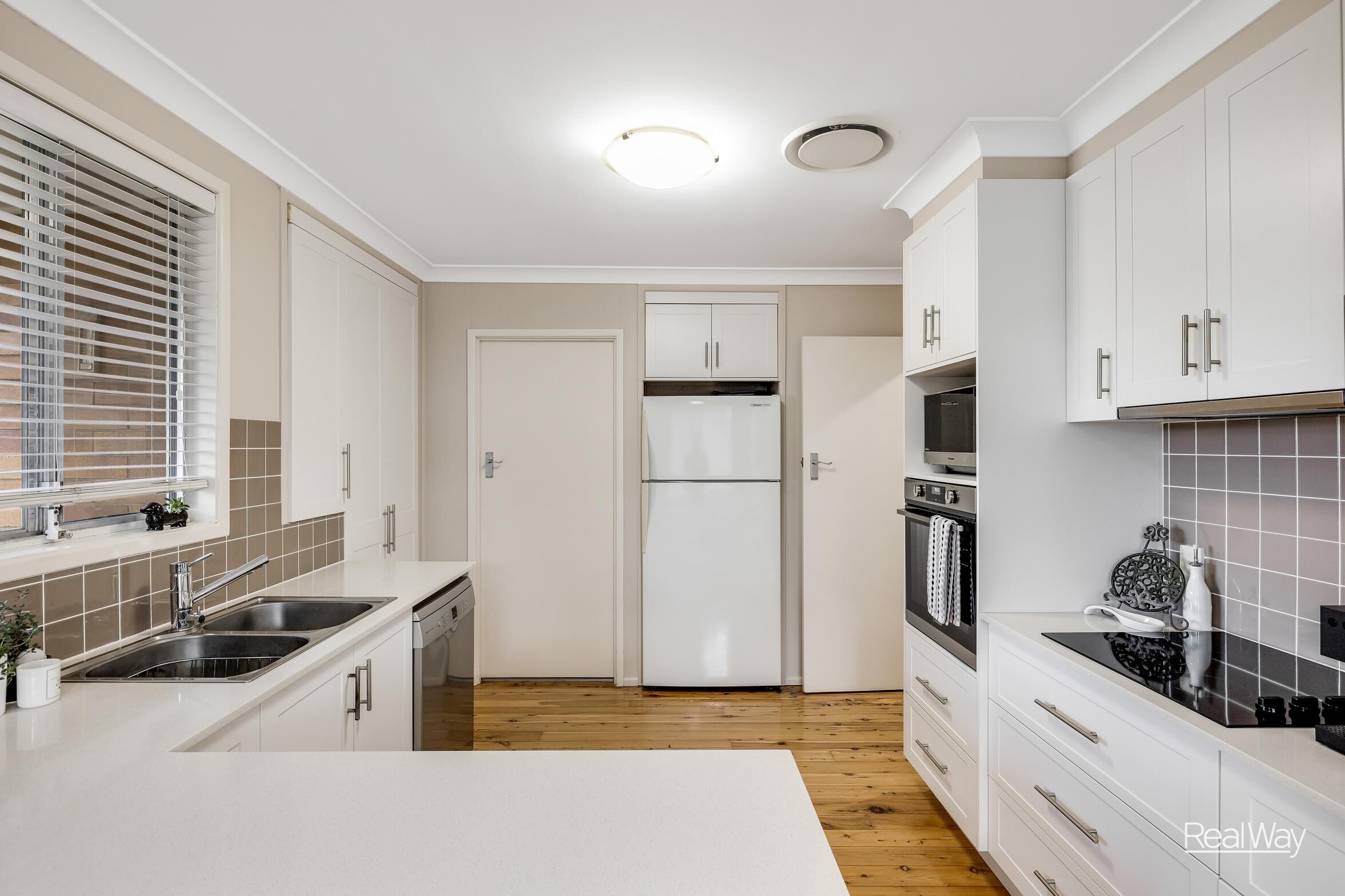 16 Talinga Street, Mount Lofty QLD 4350, Mount Lofty - Thumbnail 5