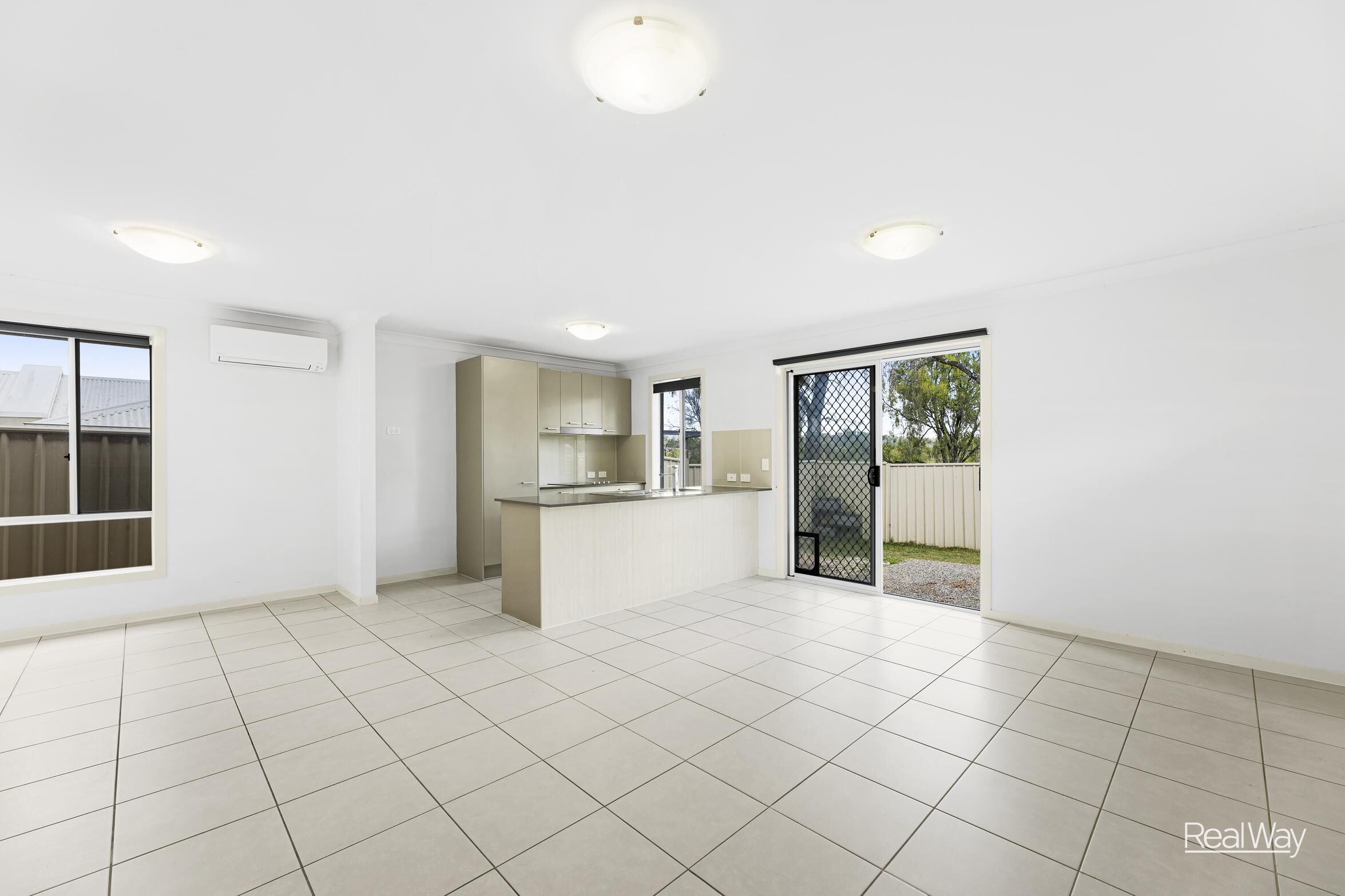 28 Minnett Street, Glenvale QLD 4350, Glenvale - Thumbnail 4