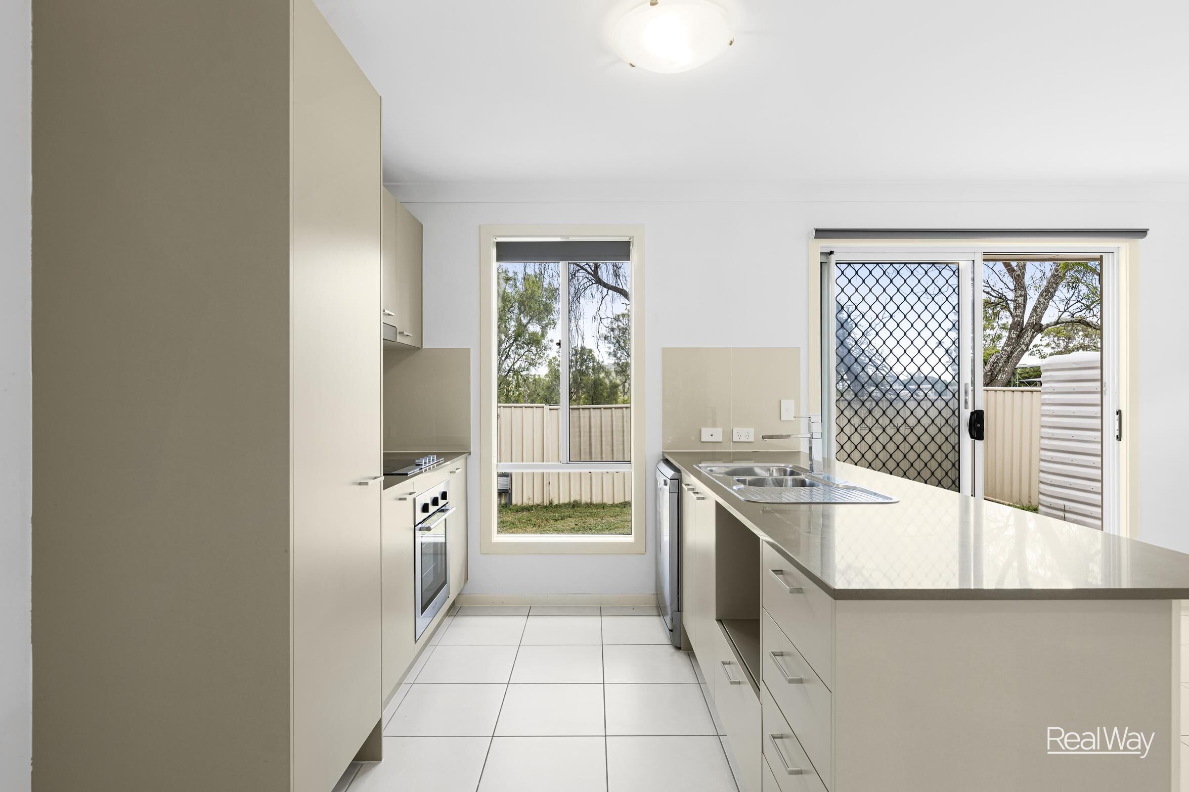 28 Minnett Street, Glenvale QLD 4350, Glenvale - Thumbnail 5