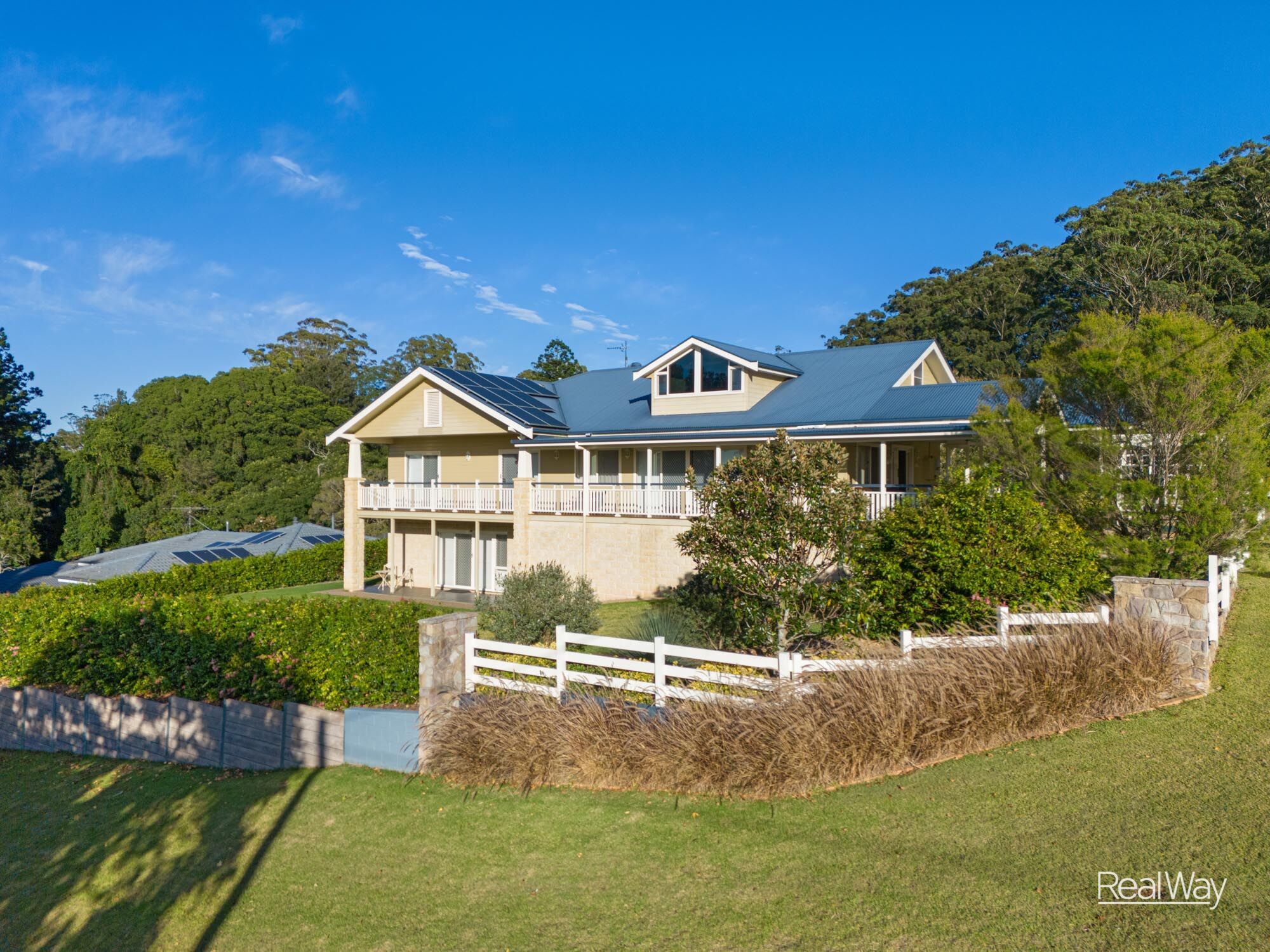 4 Warana Avenue, Mount Lofty QLD 4350, Mount Lofty - Image 1