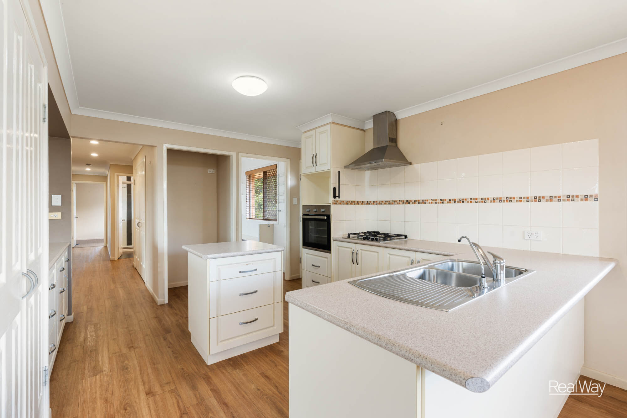 13 Greyfriars Street, Rockville QLD 4350, Rockville - Thumbnail 6