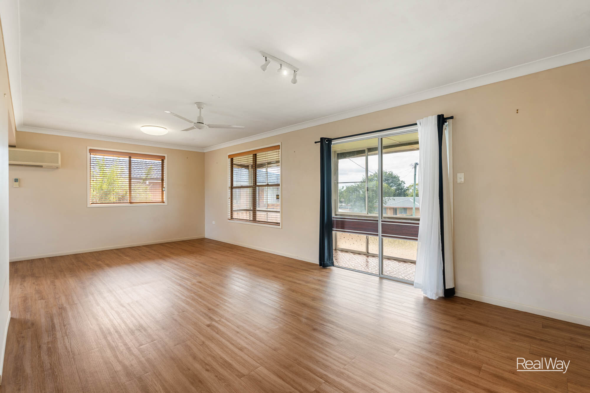 13 Greyfriars Street, Rockville QLD 4350, Rockville - Thumbnail 3