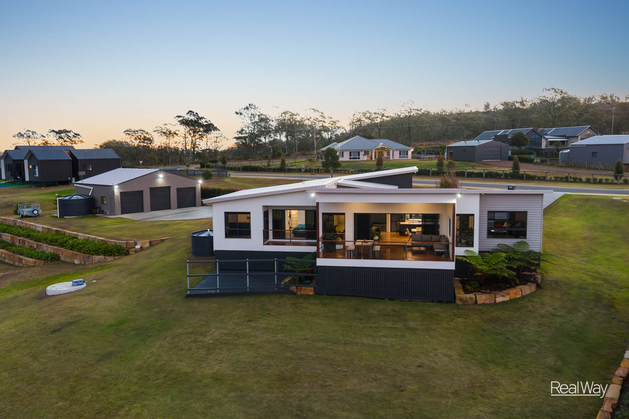 8 Summit Drive, Mount Rascal QLD 4350, Mount Rascal - Thumbnail 3