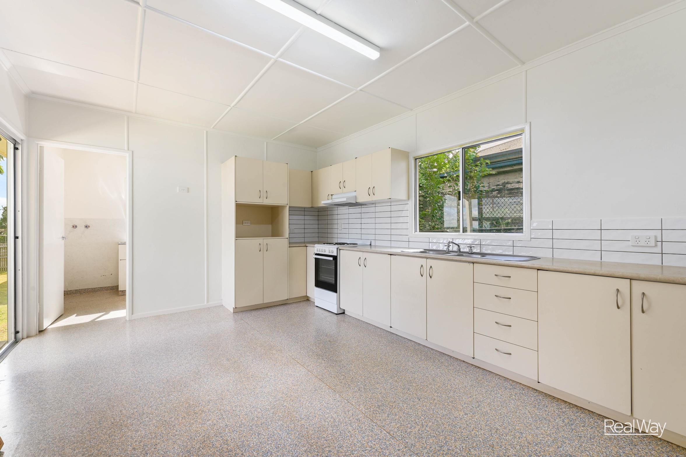 39 Cranley Street, South Toowoomba QLD 4350, South Toowoomba - Thumbnail 2