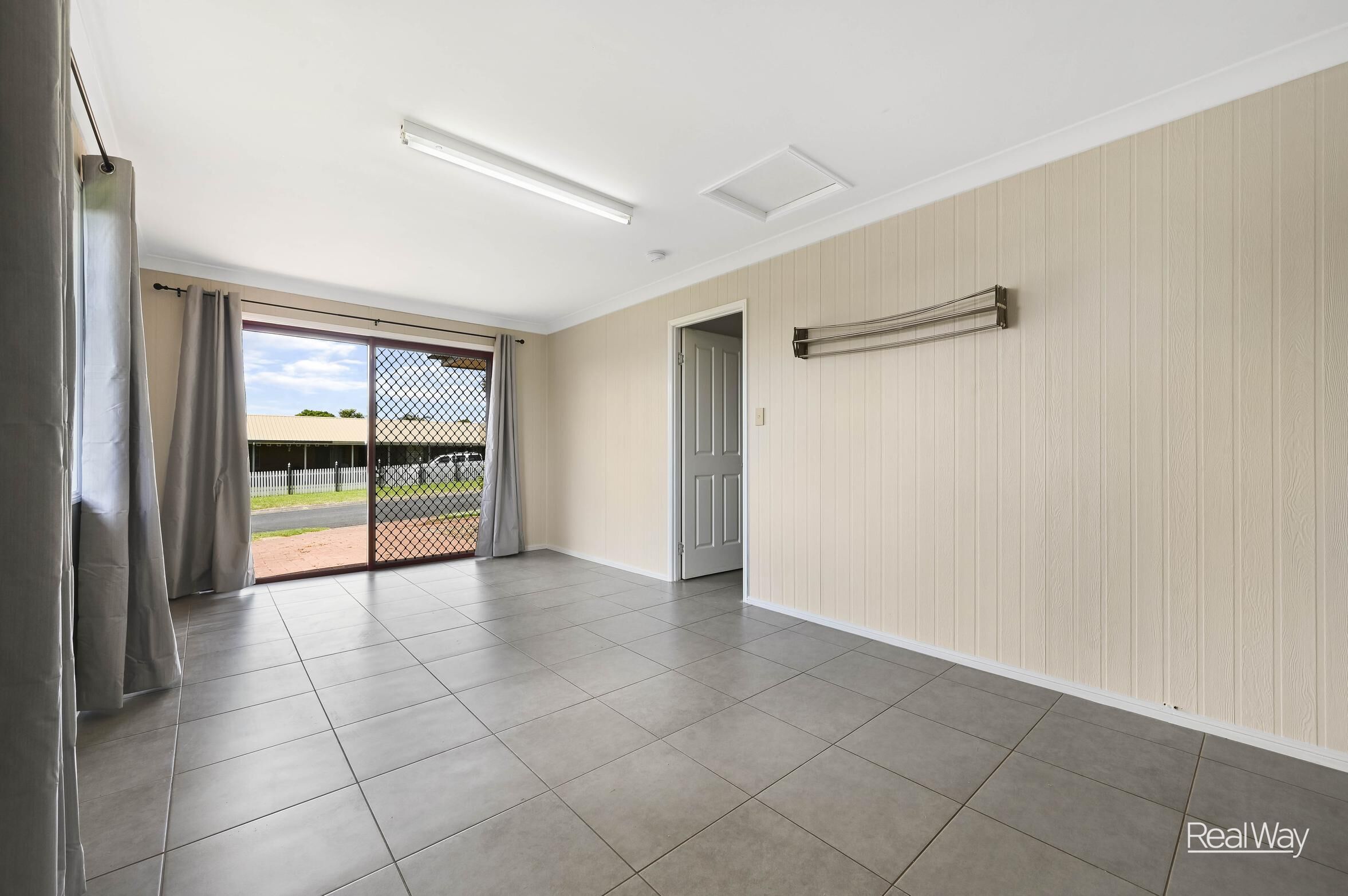 1 Maplewood Drive, Darling Heights QLD 4350, Darling Heights - Thumbnail 8