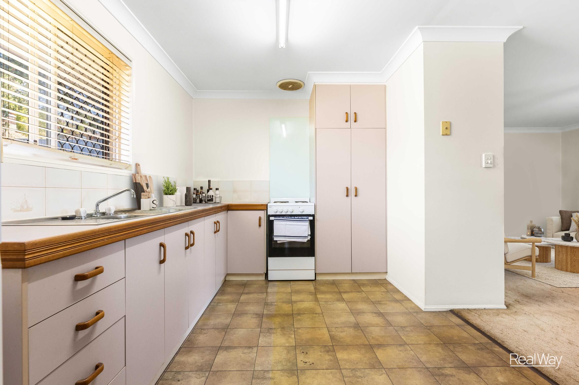 2 / 330 Spring Street, Kearneys Spring QLD 4350, Kearneys Spring - Thumbnail 2