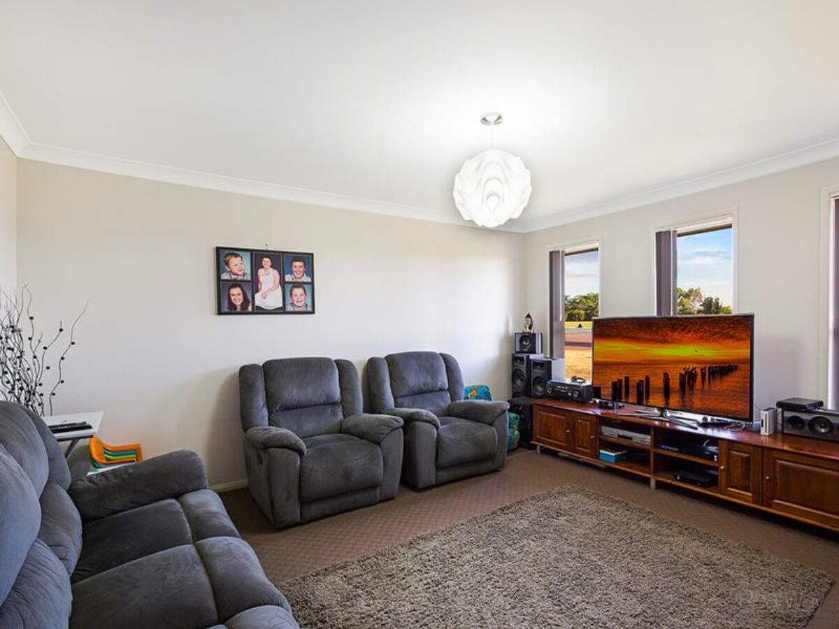 1 Mallow Street, WESTBROOK QLD 4350, Westbrook - Thumbnail 3