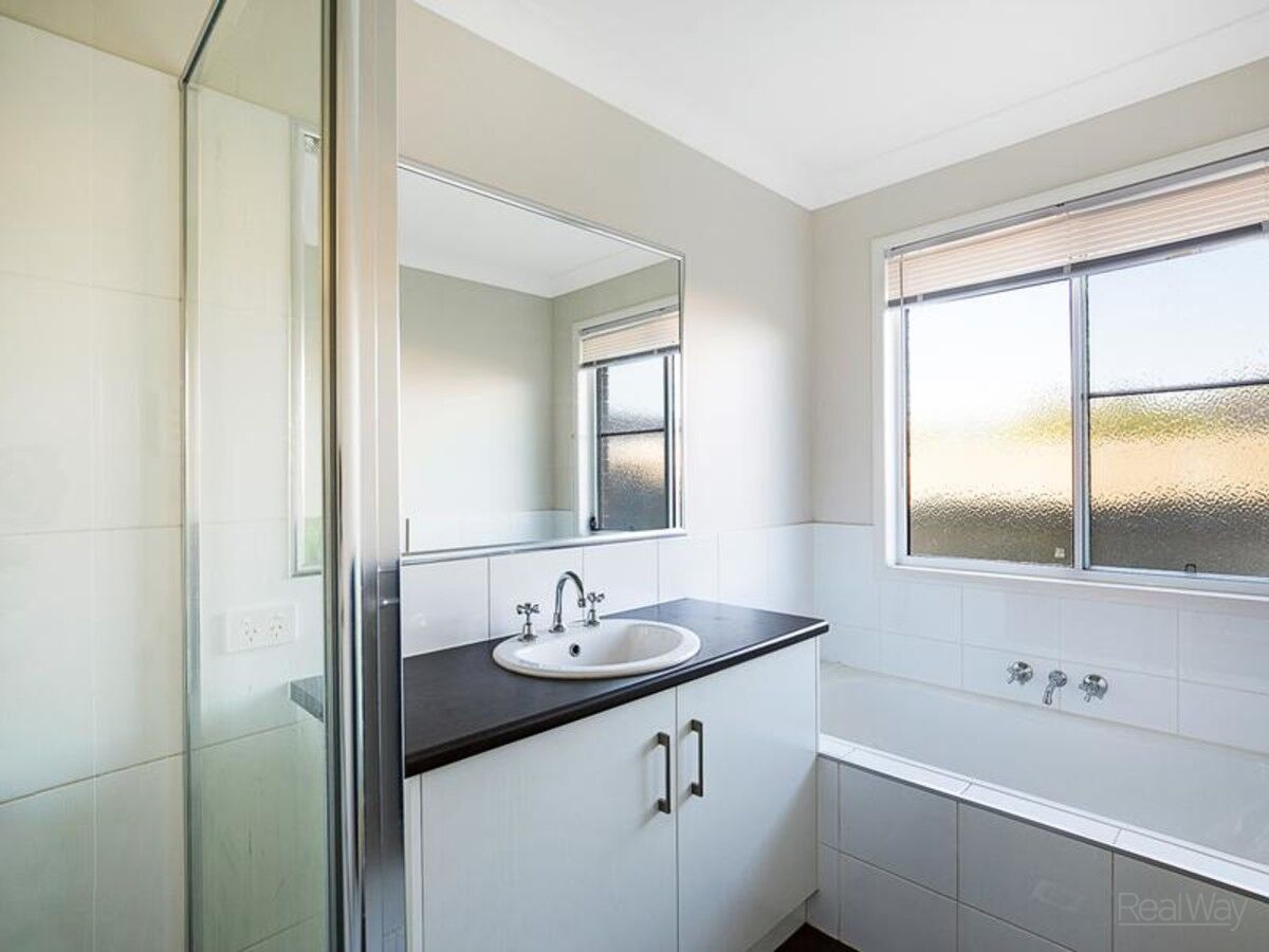 1 Mallow Street, WESTBROOK QLD 4350, Westbrook - Thumbnail 8