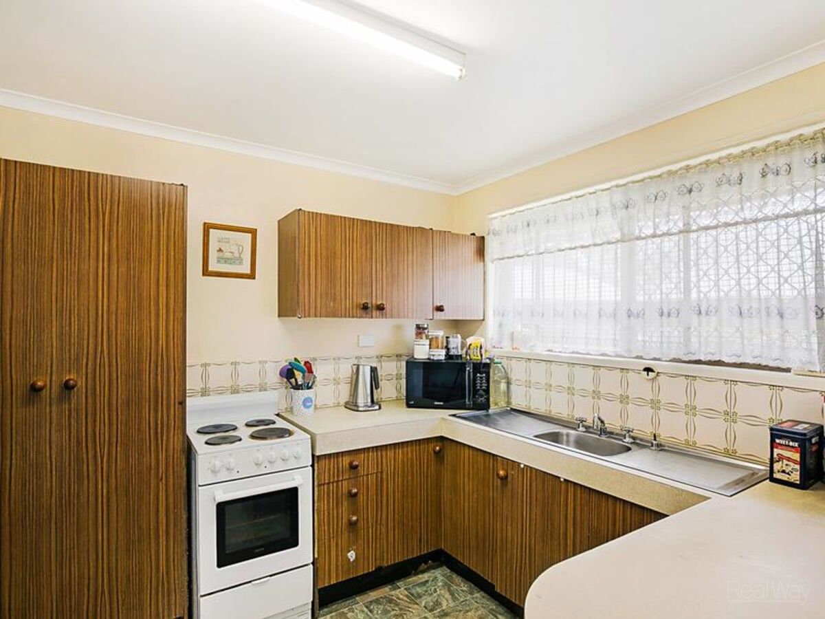 30 Gore Street, WESTBROOK QLD 4350, Westbrook - Thumbnail 4