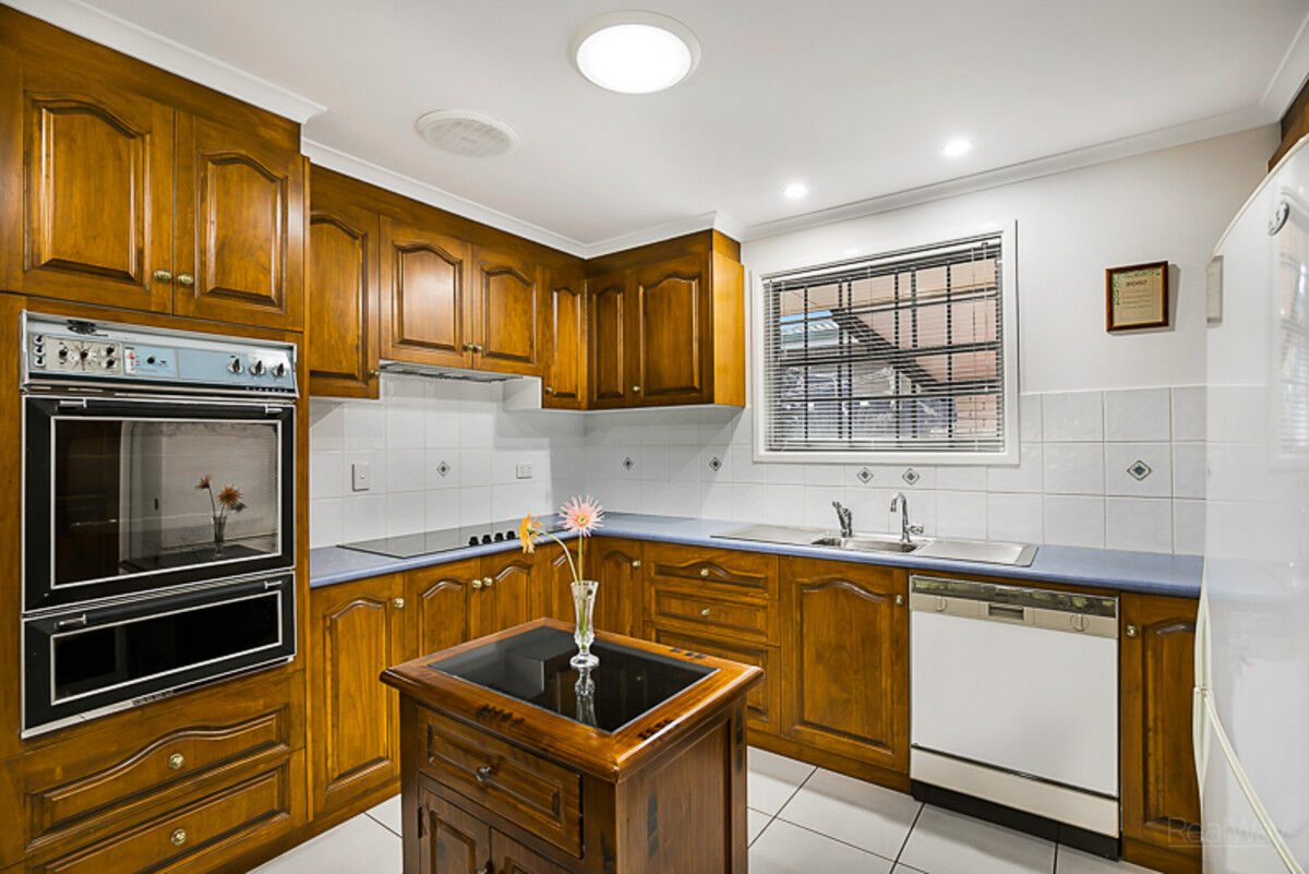16 Stuart Street, Mount Lofty QLD 4350, Mount Lofty - Thumbnail 4