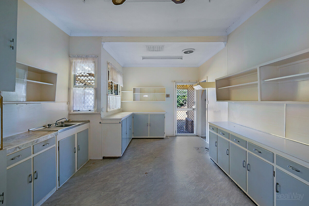 136 Taylor Street, Newtown QLD 4350, Newtown - Thumbnail 2