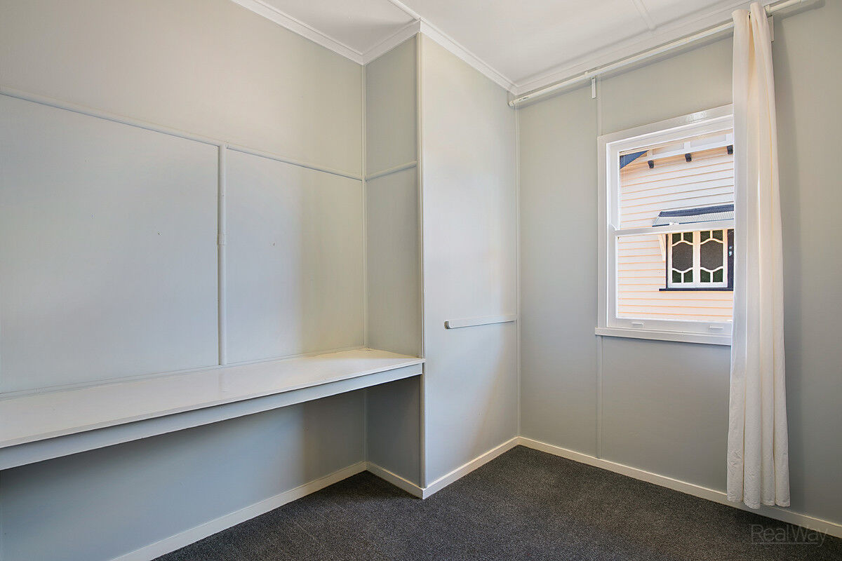 228 Campbell Street, Newtown QLD 4350, Newtown - Thumbnail 7