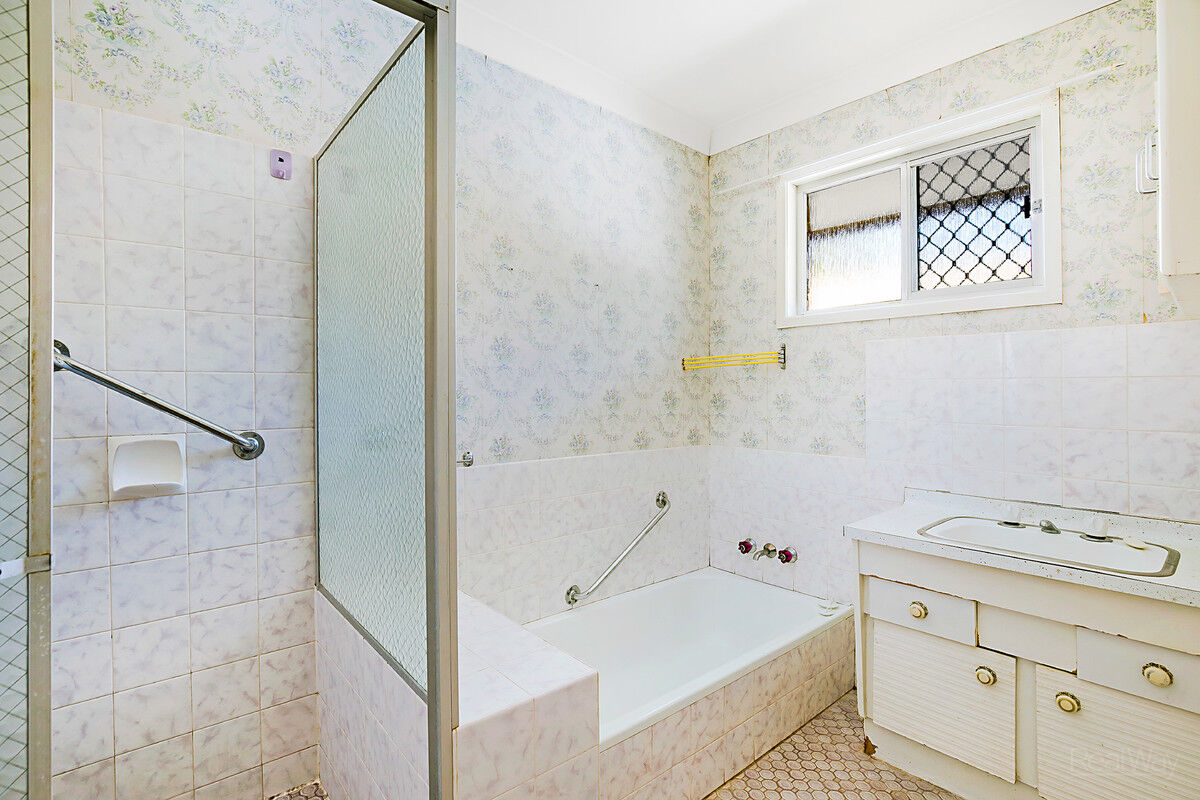 22 Chilla Street, Harristown QLD 4350, Harristown - Thumbnail 6