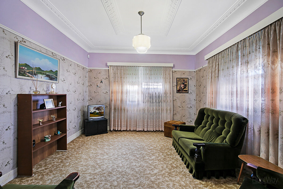 43 Gostwyck Street, Newtown QLD 4350, Newtown - Thumbnail 2