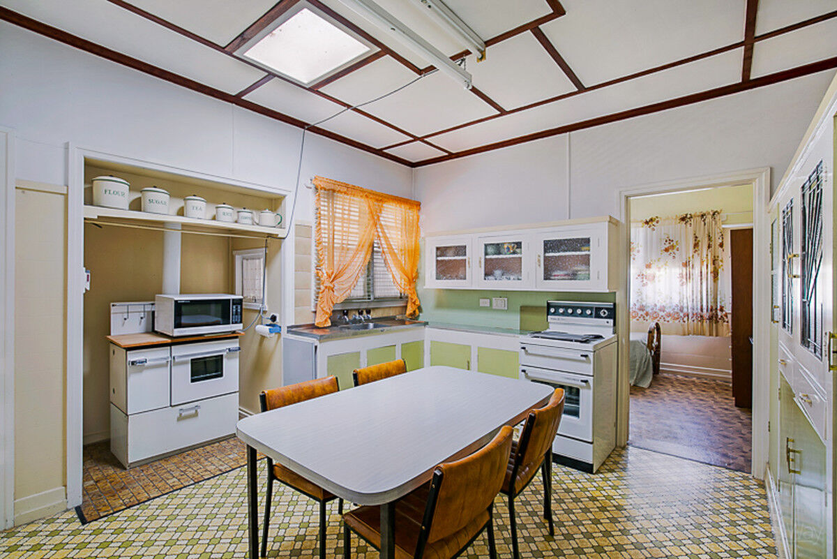 43 Gostwyck Street, Newtown QLD 4350, Newtown - Thumbnail 3