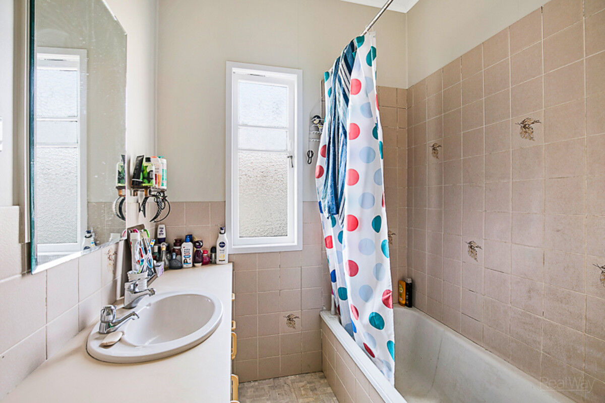 32 Cay Street, Newtown QLD 4350, Newtown - Thumbnail 7