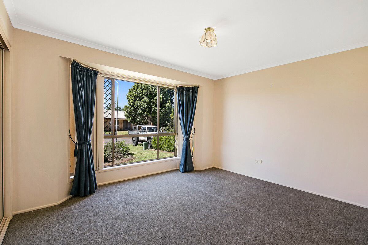 31 Halsworth Street, Cranley QLD 4350, Cranley - Thumbnail 7