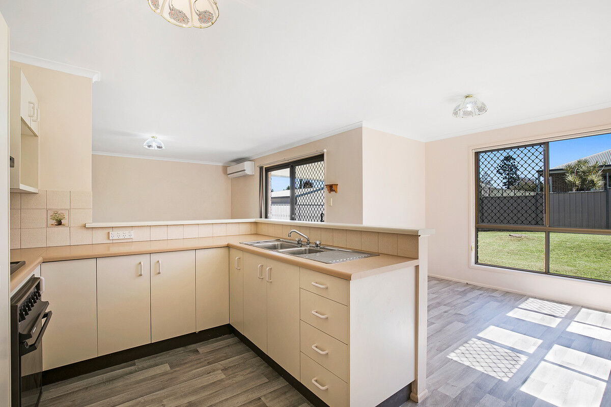 31 Halsworth Street, Cranley QLD 4350, Cranley - Thumbnail 4