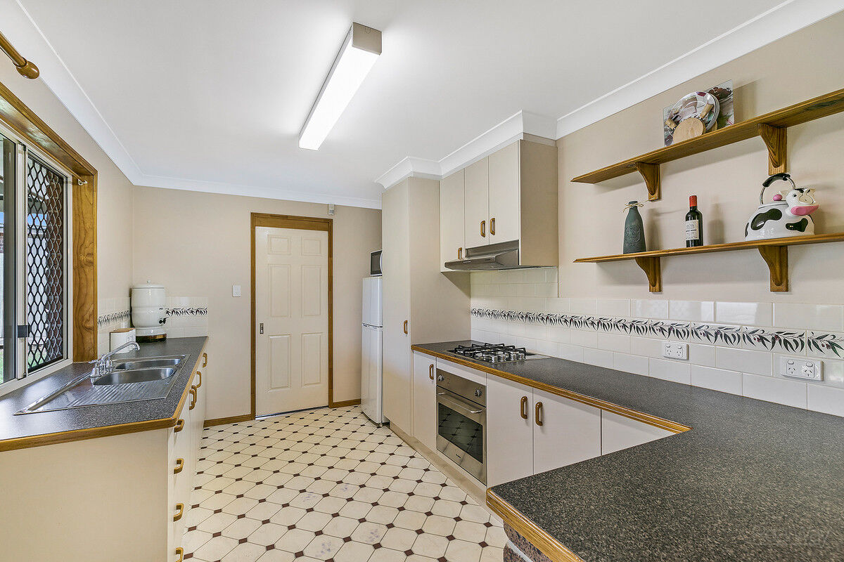 17 Gainsborough Drive, Glenvale QLD 4350, Glenvale - Thumbnail 4