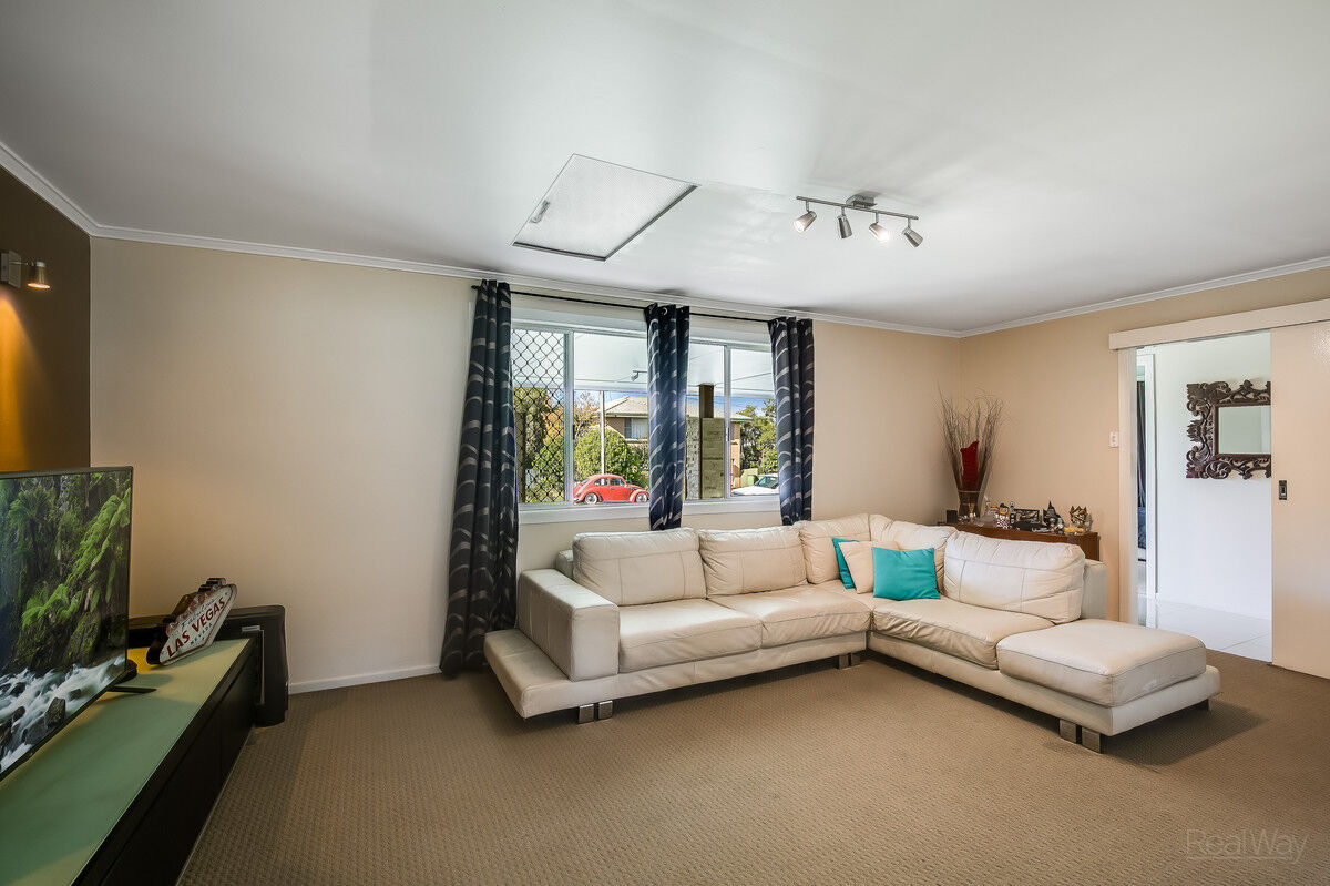 16 Gloucester Crescent, Darling Heights QLD 4350, Darling Heights - Thumbnail 4