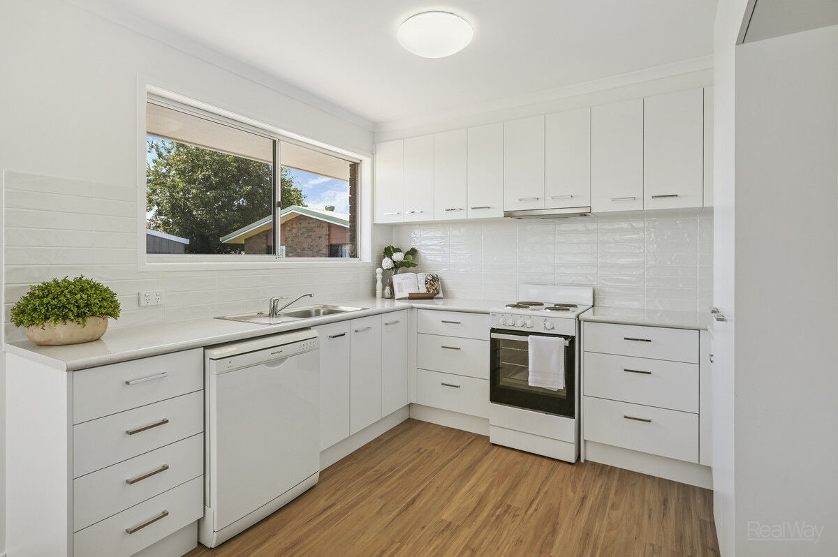 10 Hass Street, OAKEY QLD 4401, Oakey - Thumbnail 3