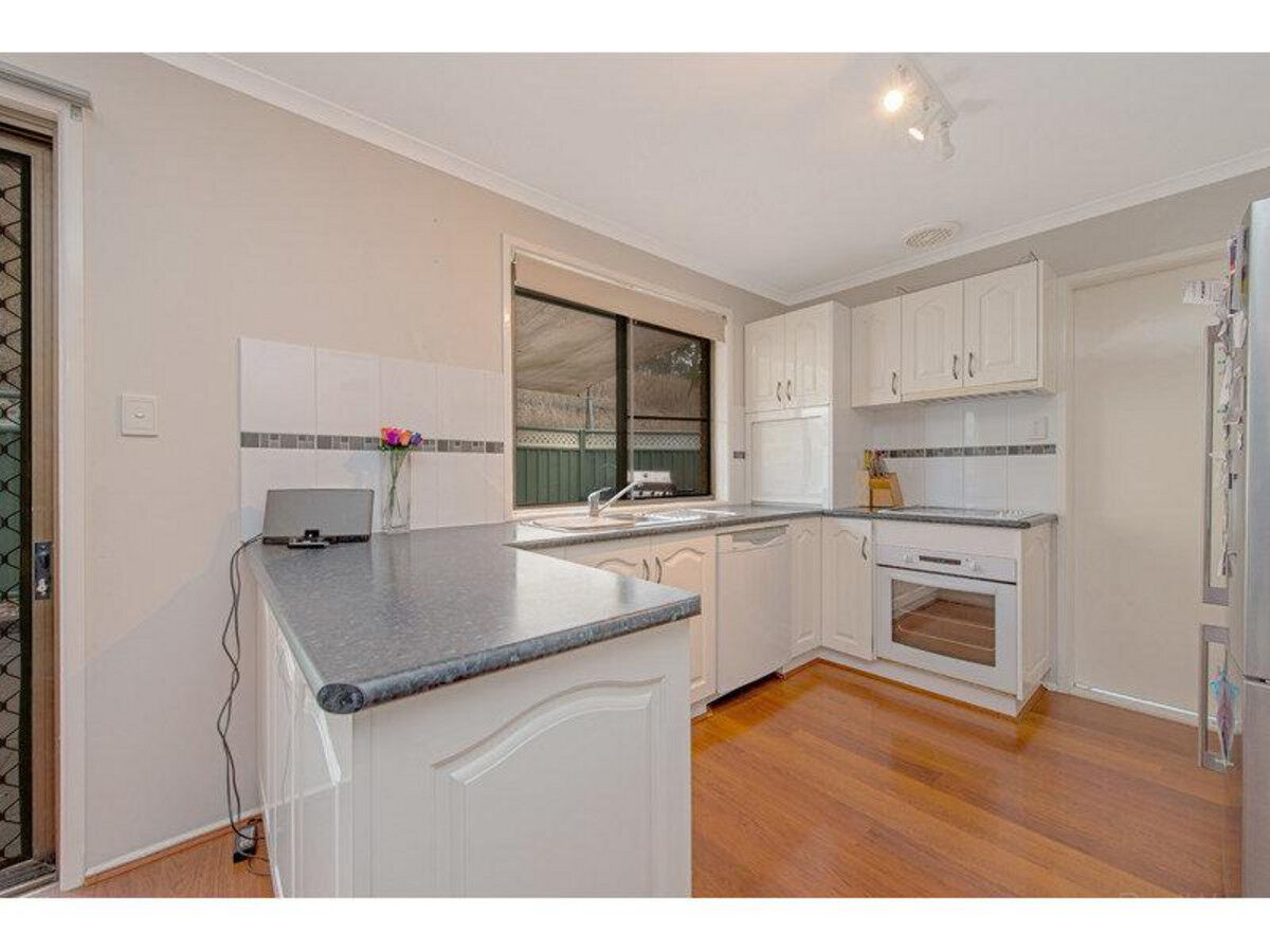 11 Linora Drive, Gowrie Mountain QLD 4350, Gowrie Mountain - Thumbnail 2