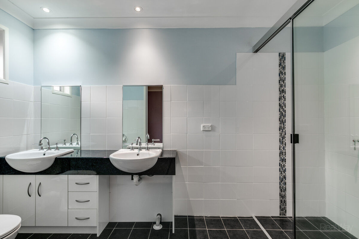 15 Smithfield Street, Harristown QLD 4350, Harristown - Thumbnail 7