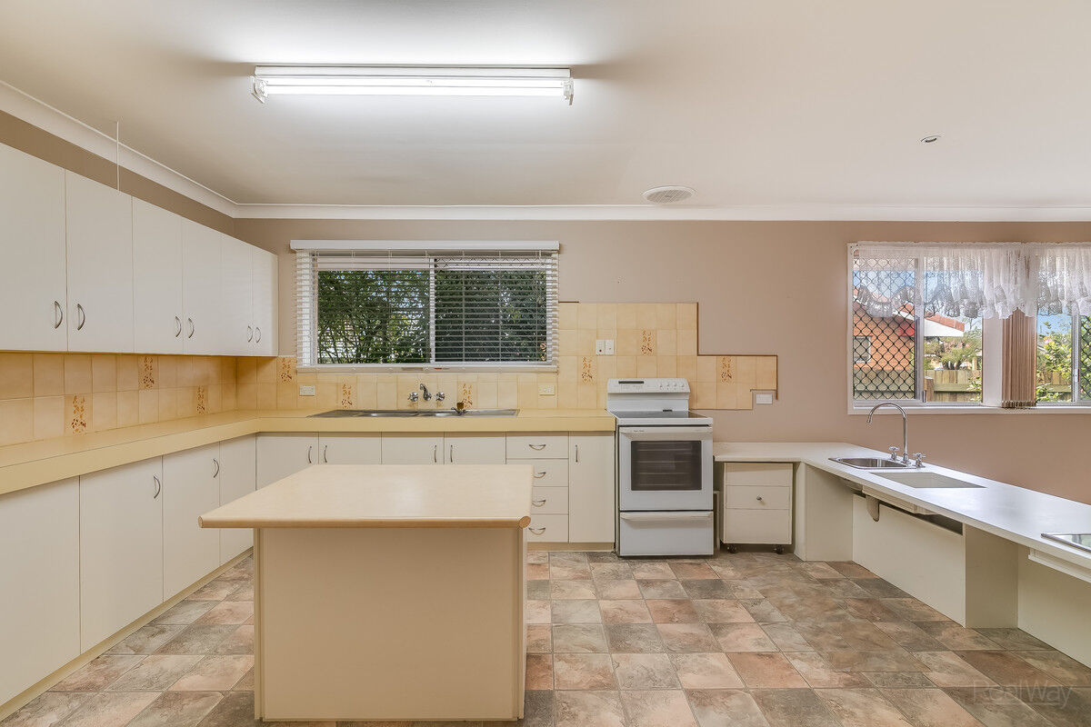 15 Smithfield Street, Harristown QLD 4350, Harristown - Thumbnail 3