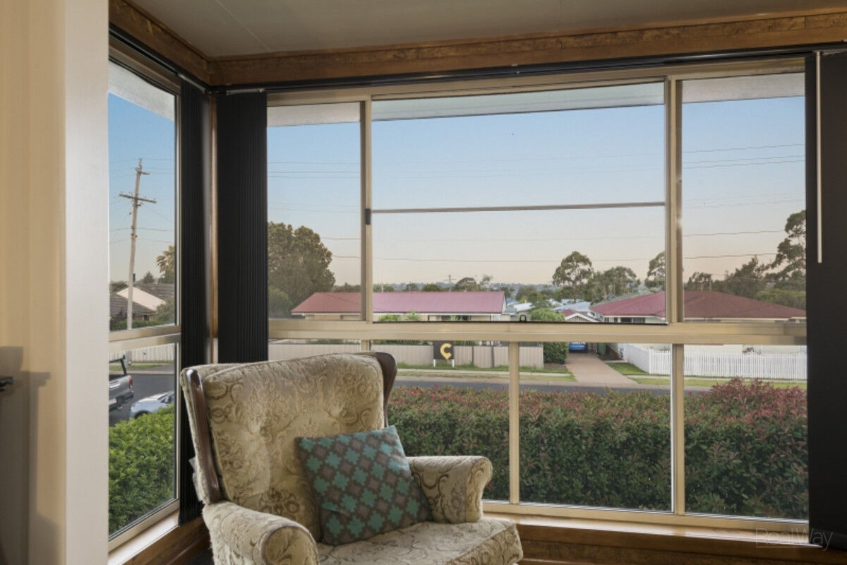 17 Hampton Street, Newtown QLD 4350, Newtown - Thumbnail 7