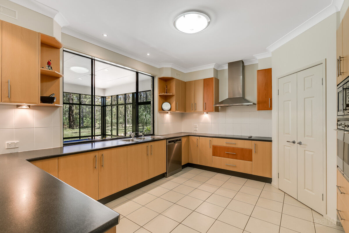 35 Rogers Drive, Highfields QLD 4352, Highfields - Thumbnail 2