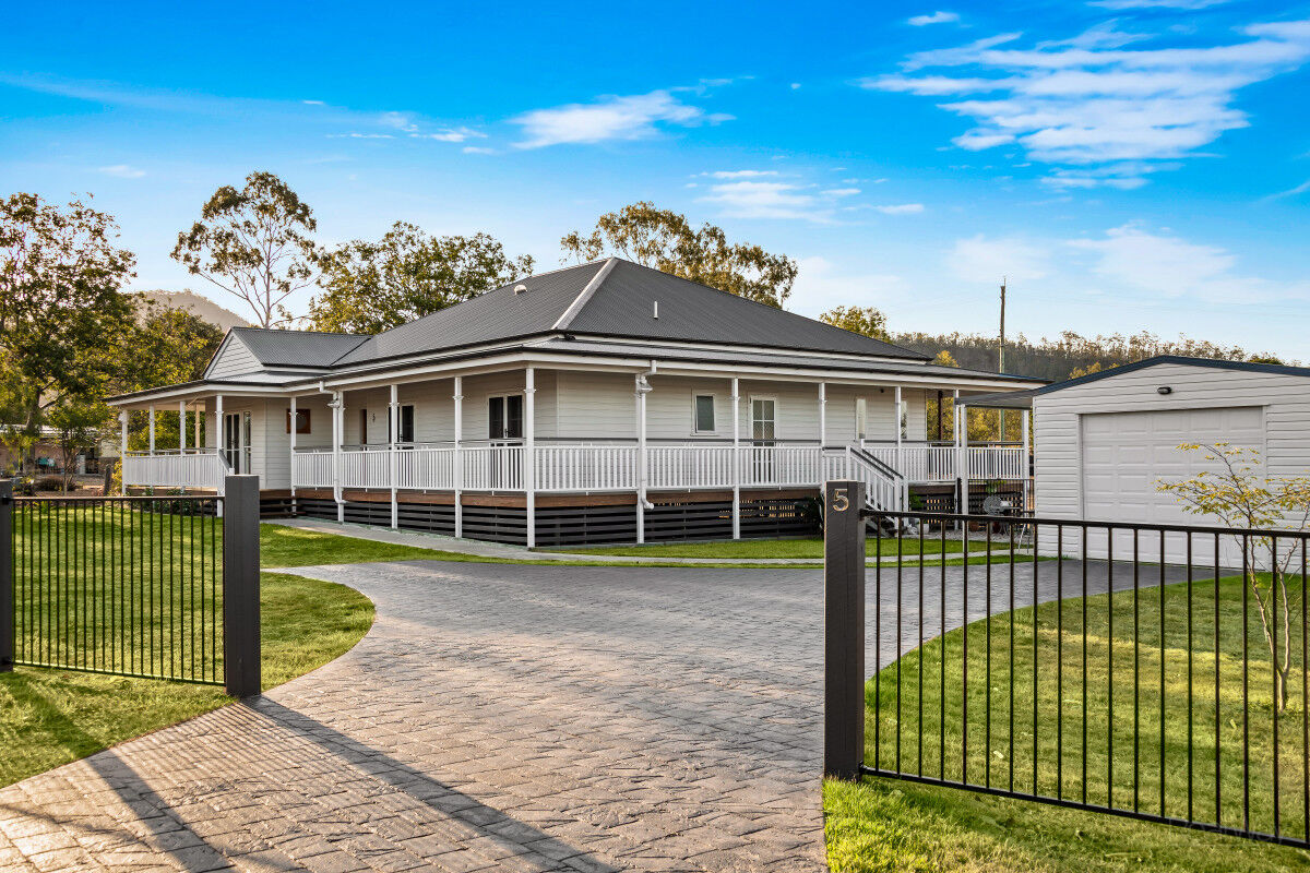 5 Elizabeth Street, Withcott QLD 4352, Withcott - Thumbnail 2