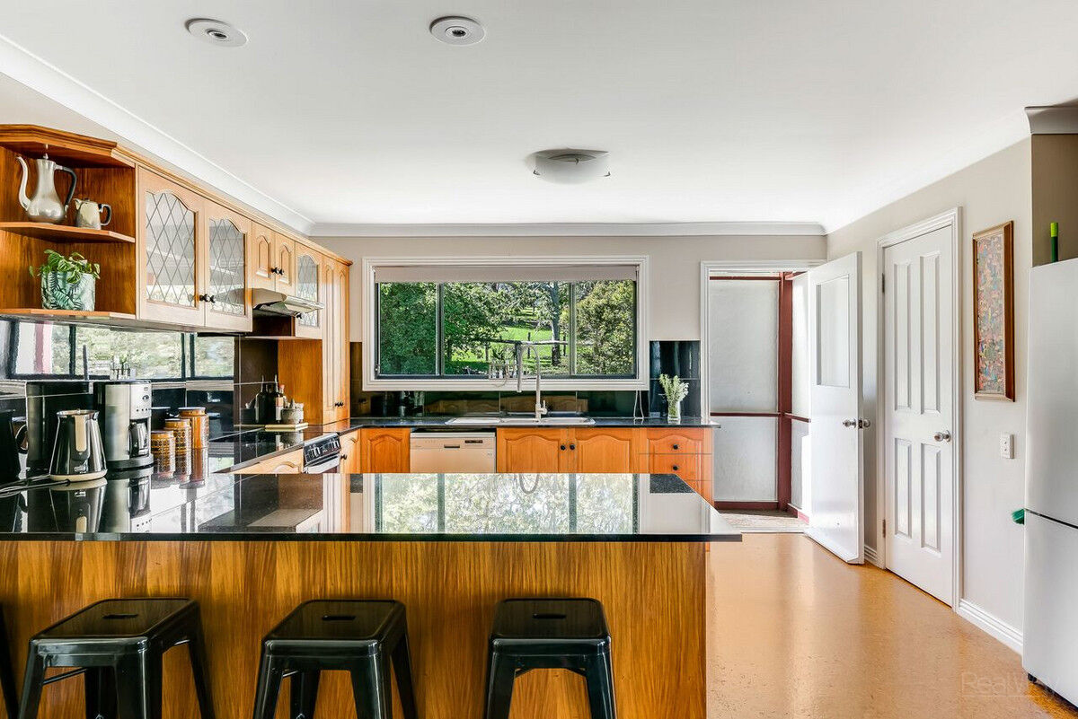 12 Palmer Drive, Highfields QLD 4352, Highfields - Thumbnail 2