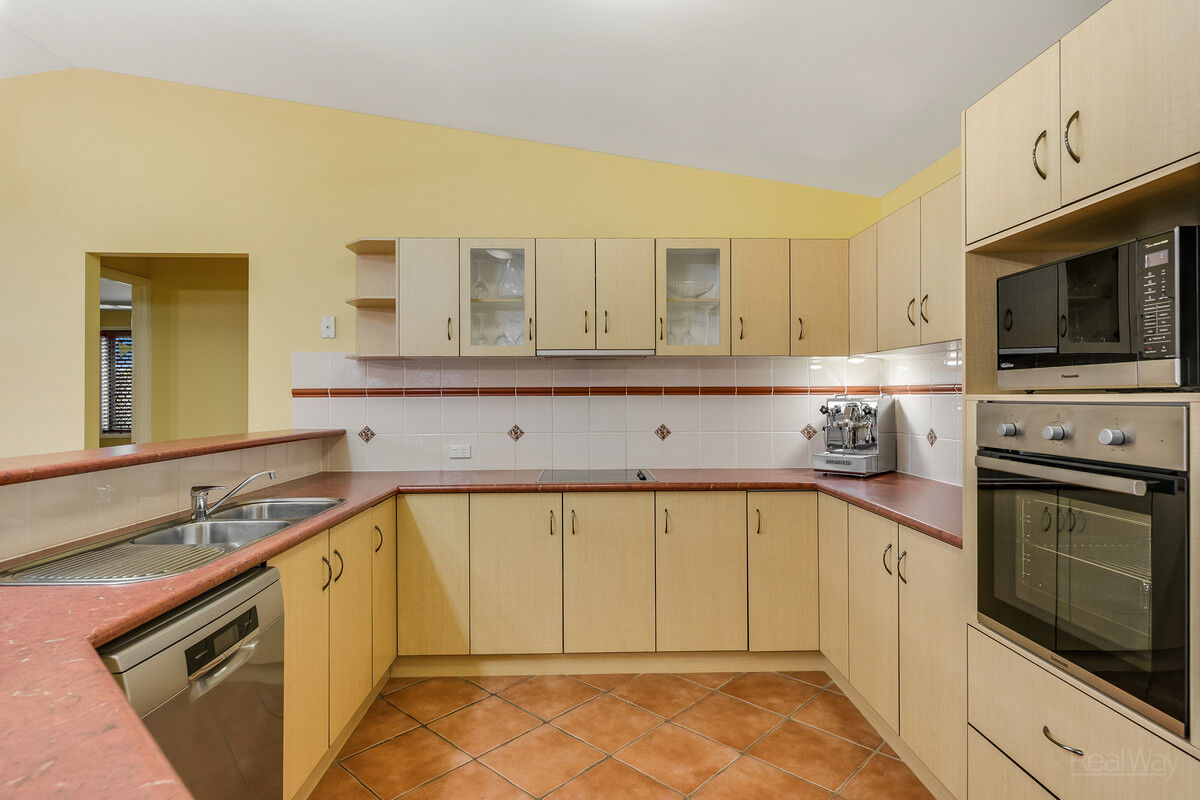 11 Biscay Crescent, Glenvale QLD 4350, Glenvale - Thumbnail 2