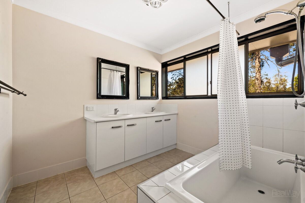 12 Brookside Place, Postmans Ridge QLD 4352, Postmans Ridge - Thumbnail 8
