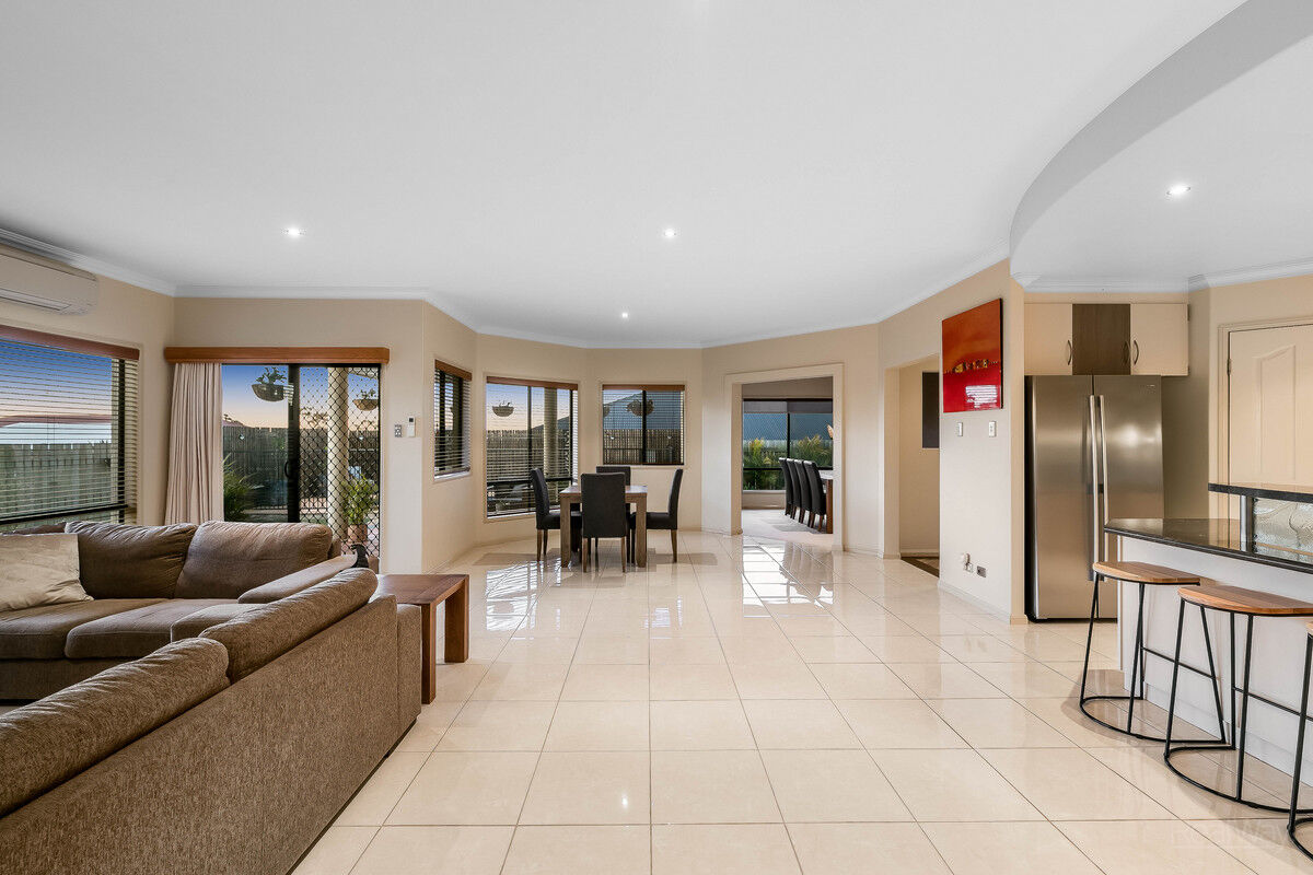 13 Banksdale Drive, MIDDLE RIDGE QLD 4350, Middle Ridge - Thumbnail 7